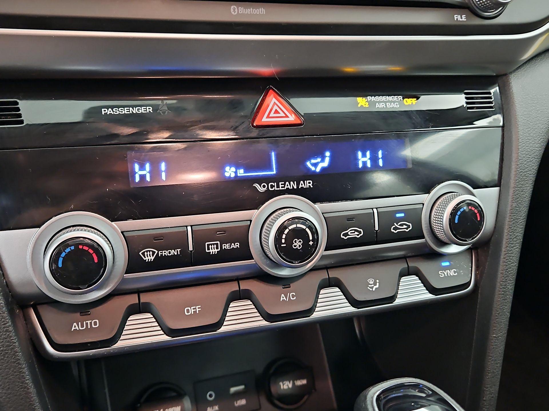 Thumbnail: 2020 Hyundai Elantra - 16