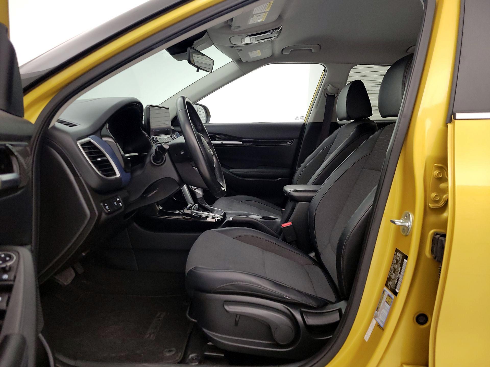 Thumbnail: 2023 Kia Seltos - 11