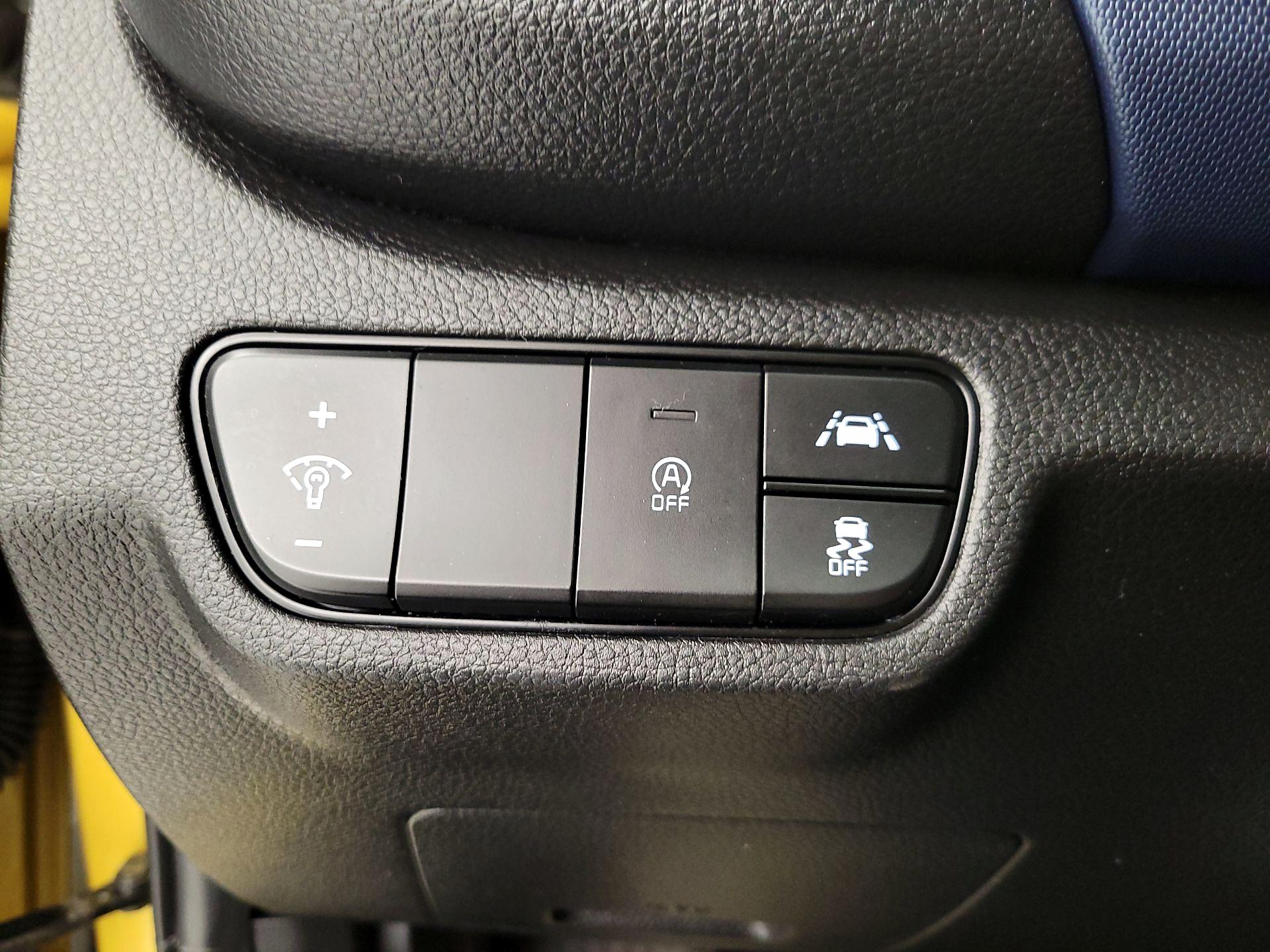 Thumbnail: 2023 Kia Seltos - 13