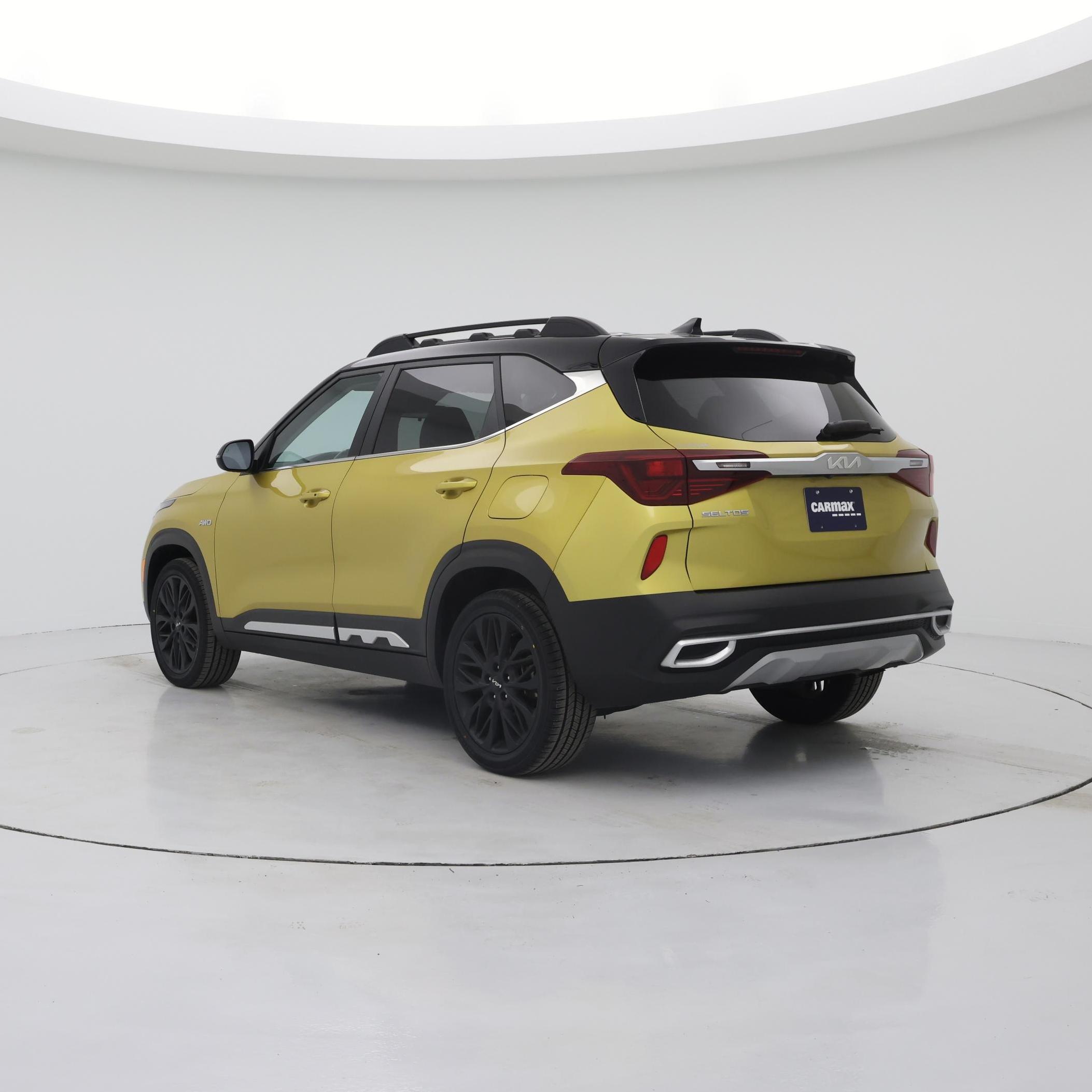 Thumbnail: 2023 Kia Seltos - 2