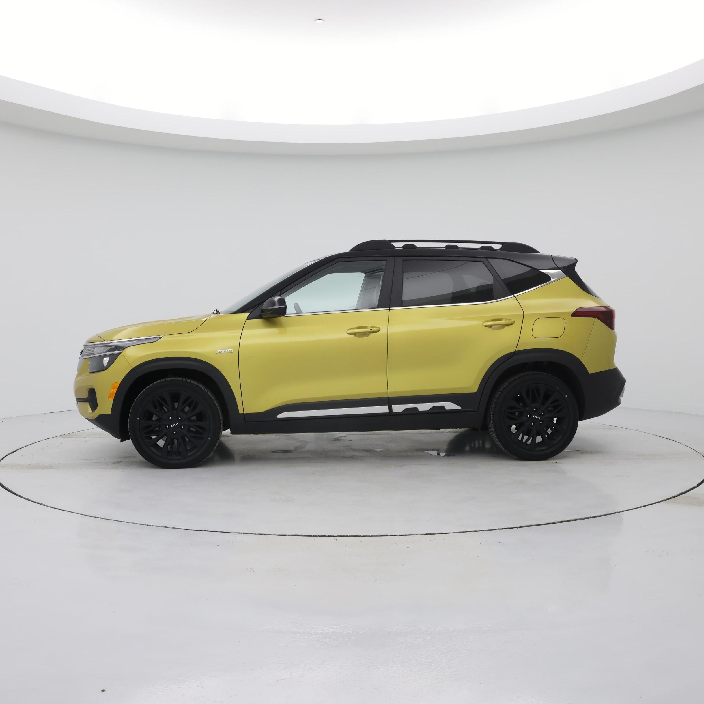 Thumbnail: 2023 Kia Seltos - 3