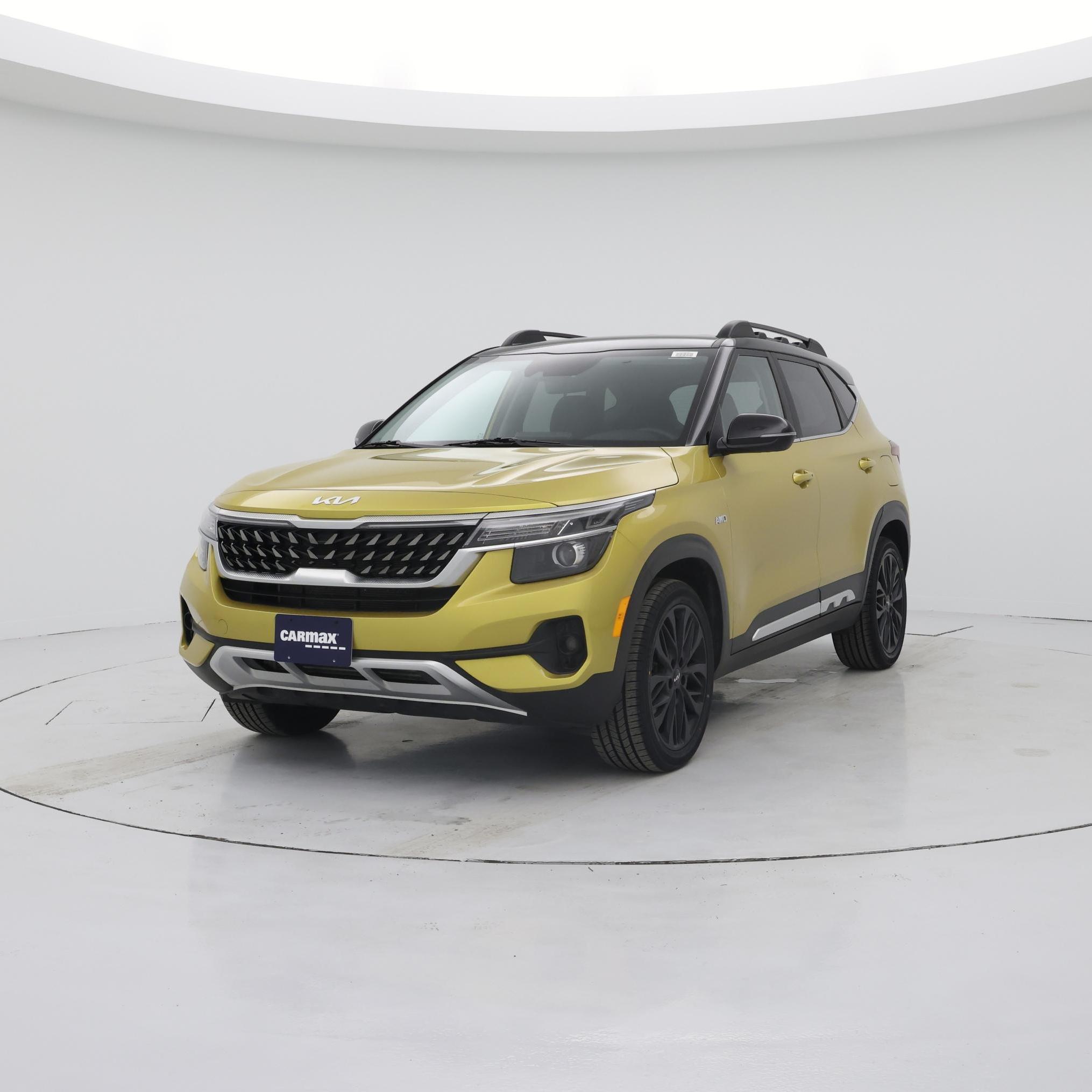 Thumbnail: 2023 Kia Seltos - 4