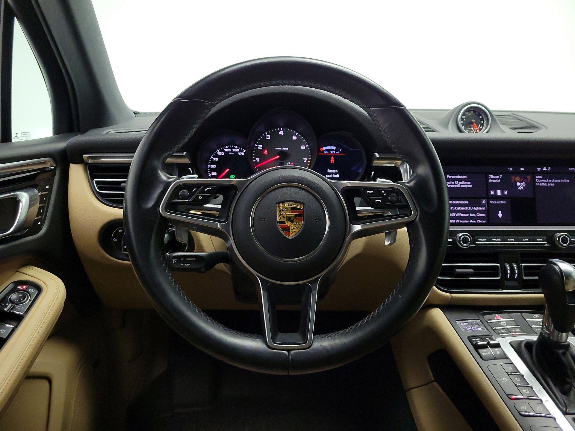 Thumbnail: 2021 Porsche Macan - 10