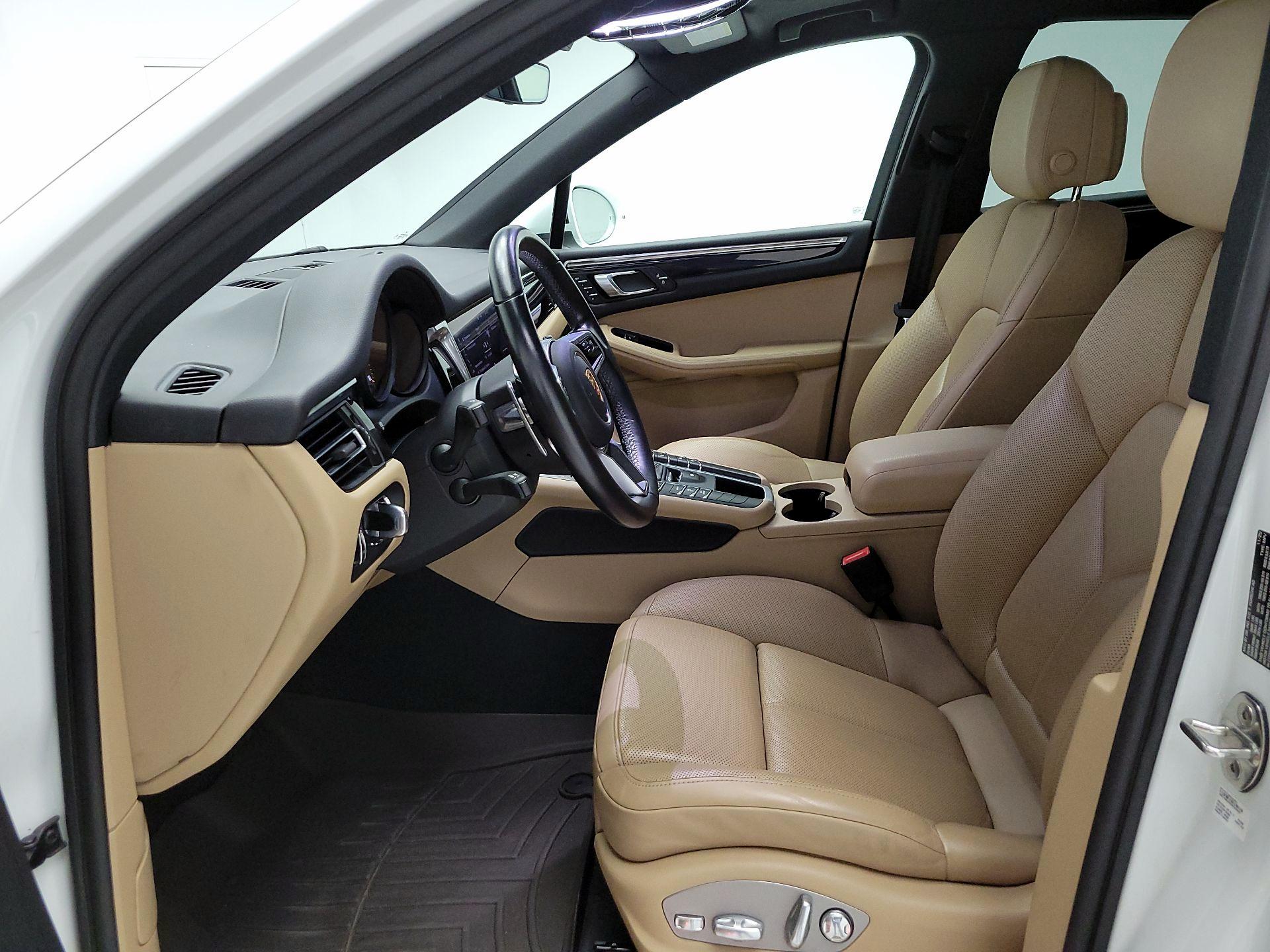 Thumbnail: 2021 Porsche Macan - 11