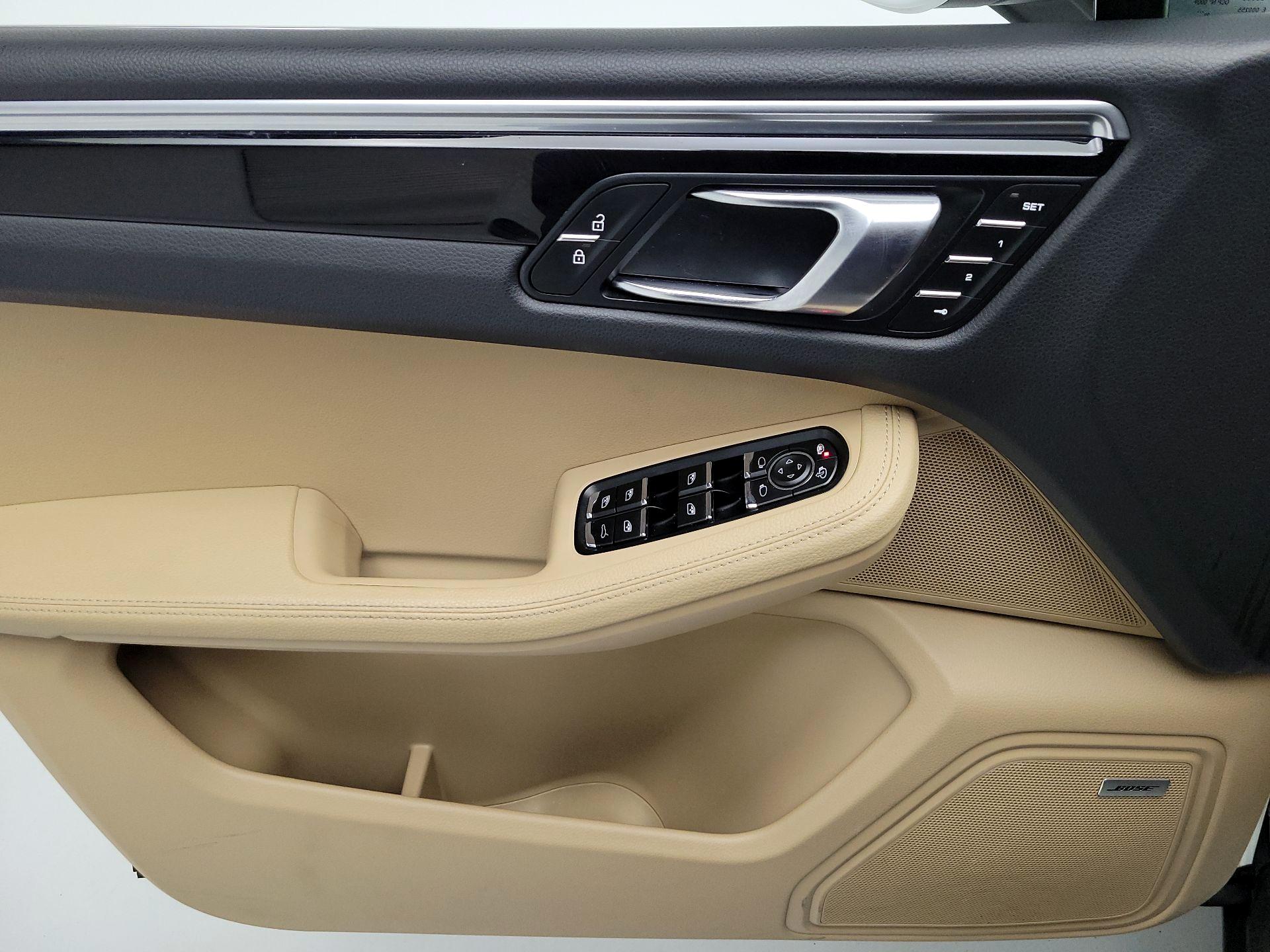 Thumbnail: 2021 Porsche Macan - 12