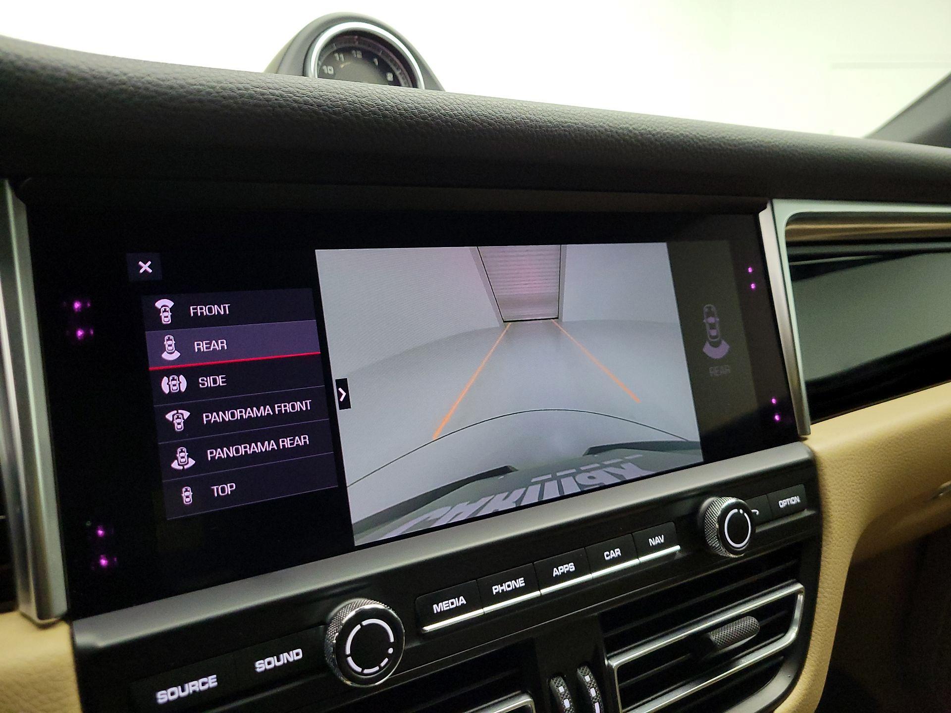 Thumbnail: 2021 Porsche Macan - 14