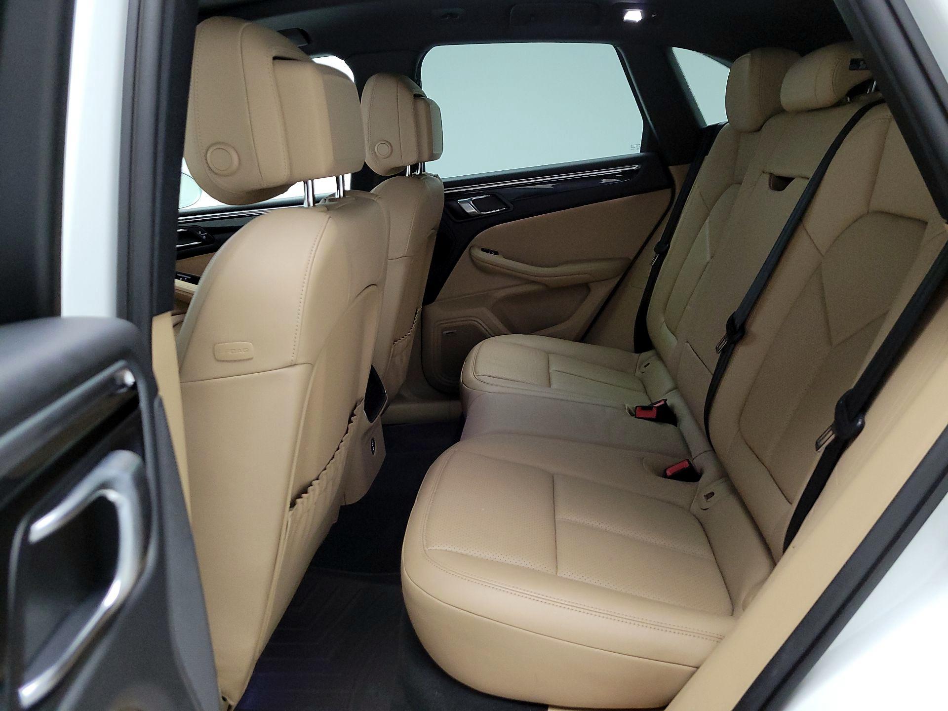 Thumbnail: 2021 Porsche Macan - 19