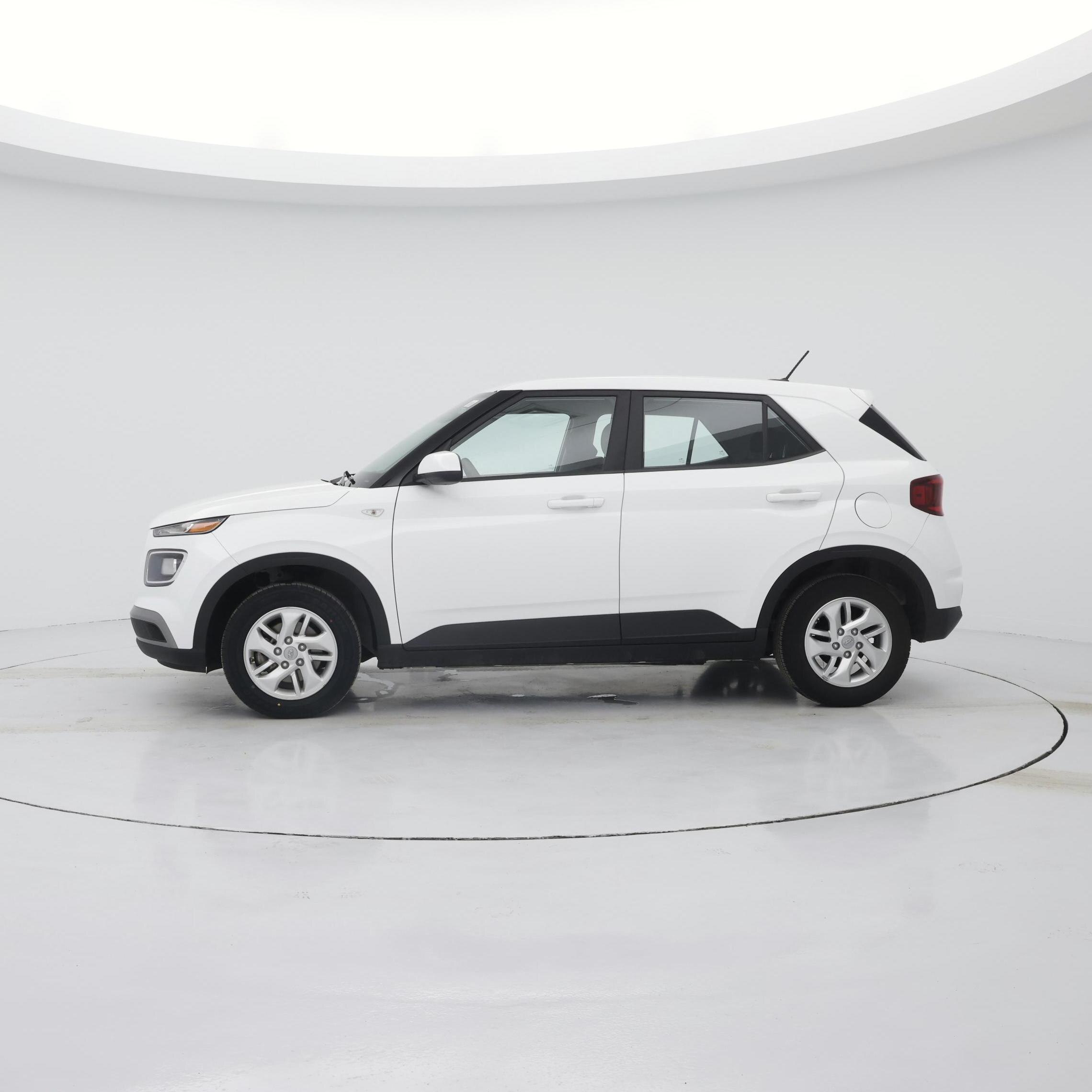 Thumbnail: 2024 Hyundai Venue - 3