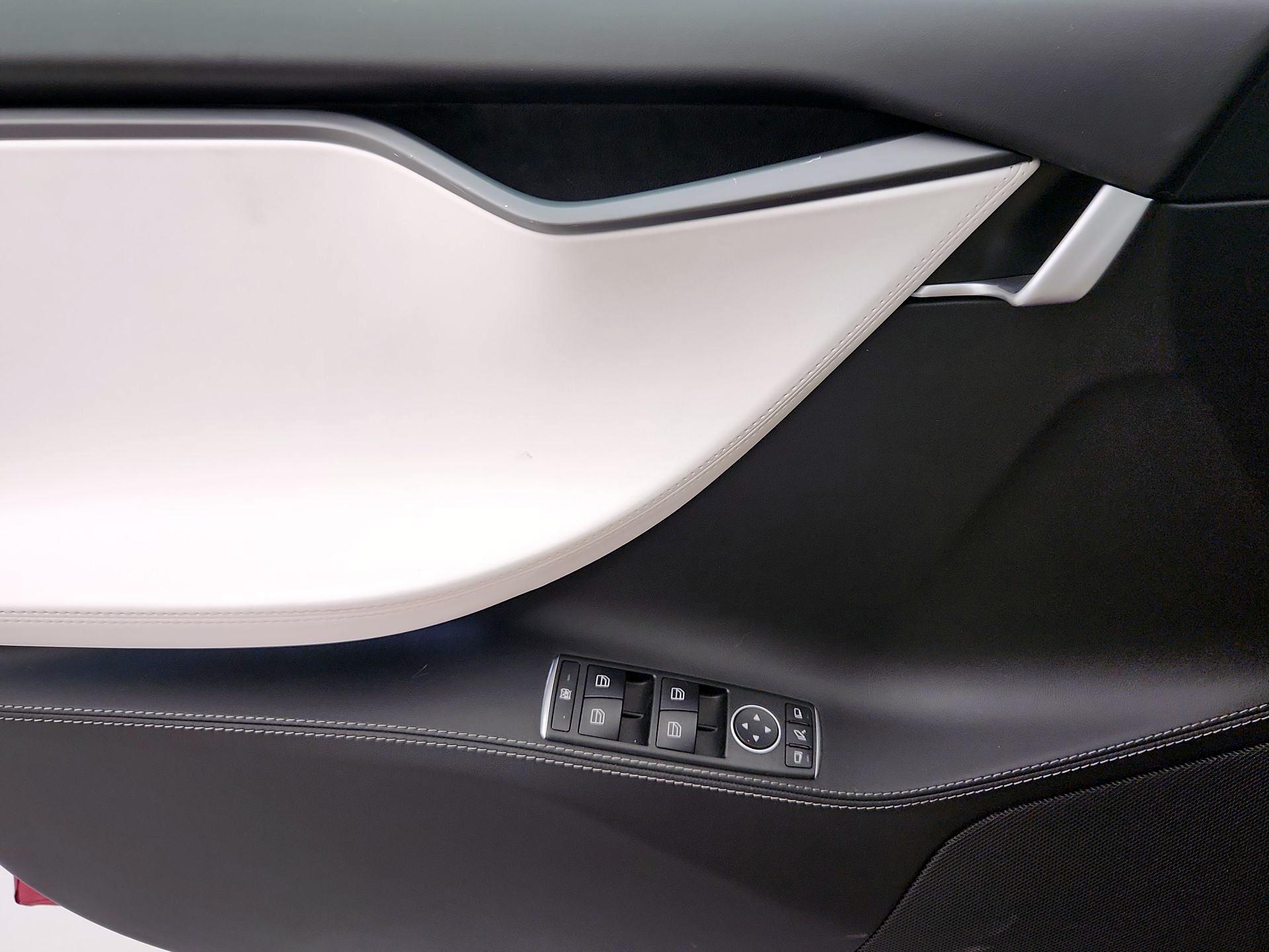 Thumbnail: 2019 Tesla Model S - 12