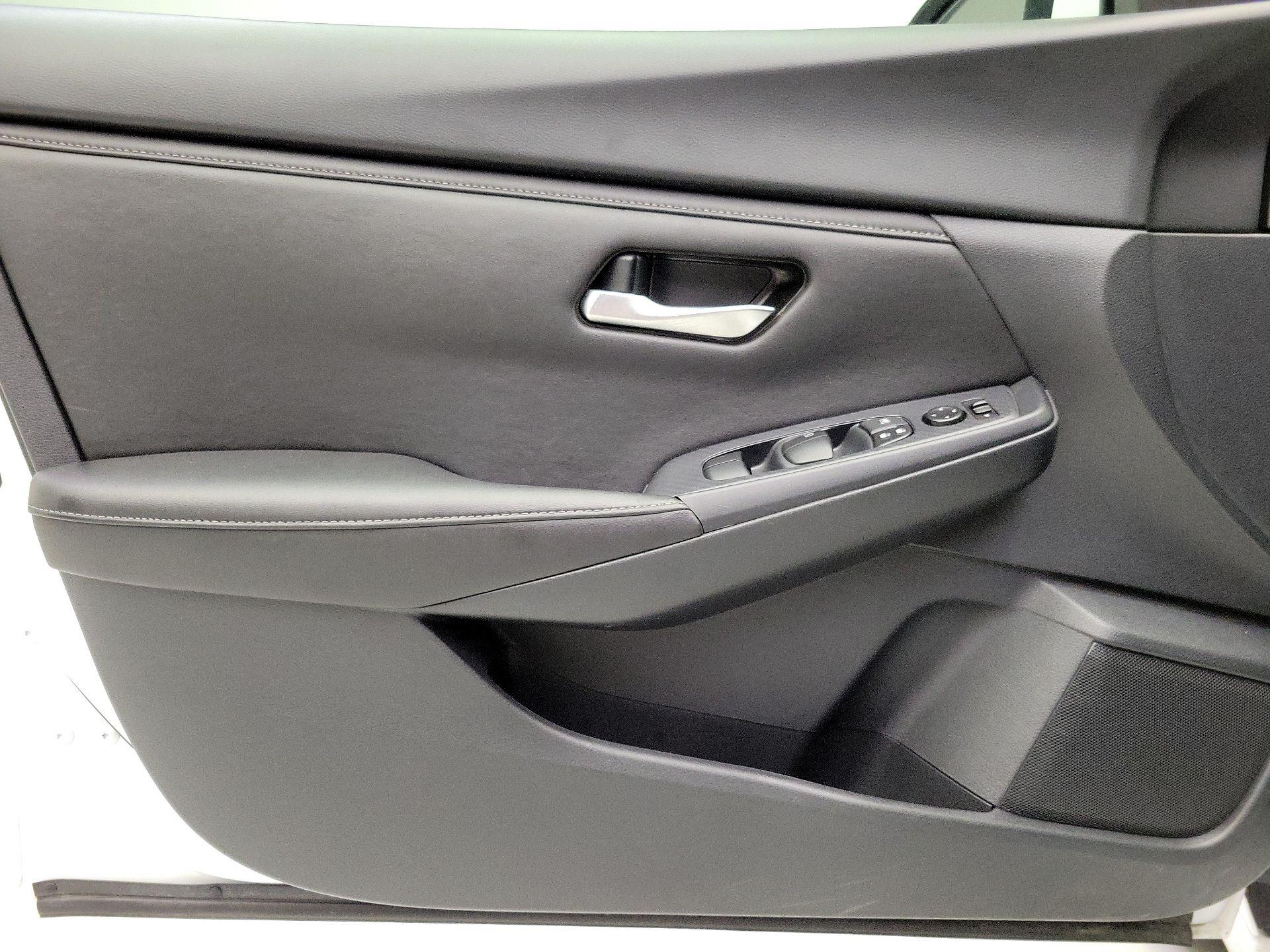 Thumbnail: 2023 Nissan Sentra - 12