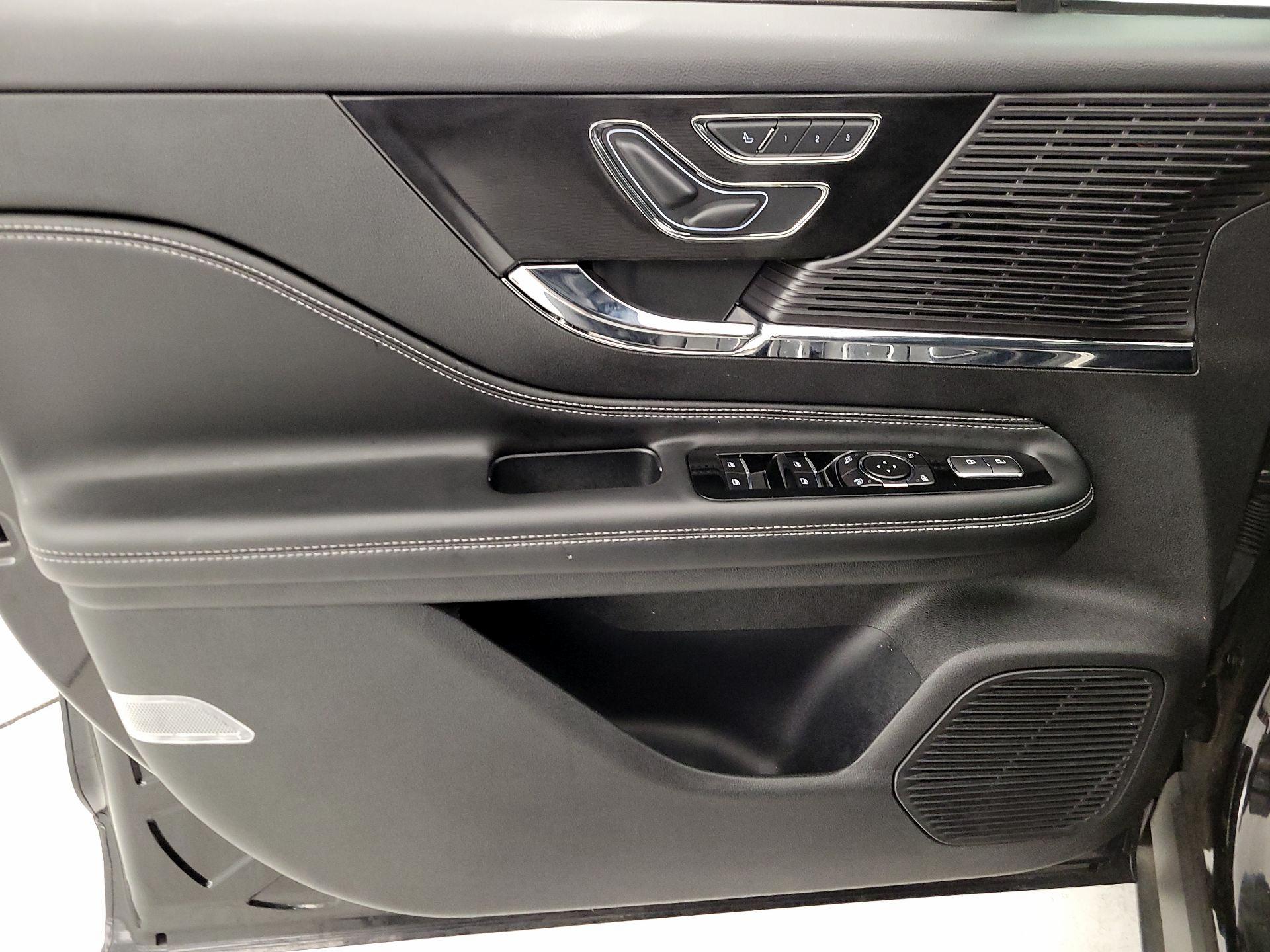 Thumbnail: 2022 Lincoln Corsair - 12