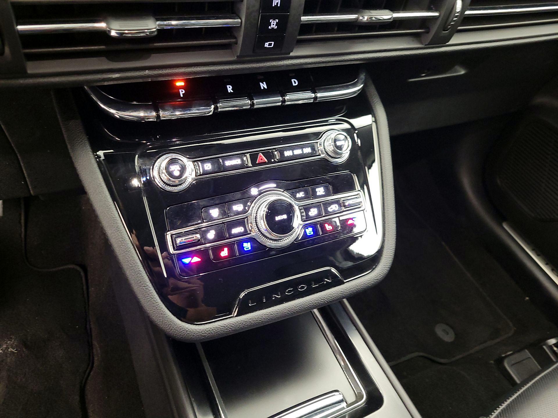 Thumbnail: 2022 Lincoln Corsair - 16