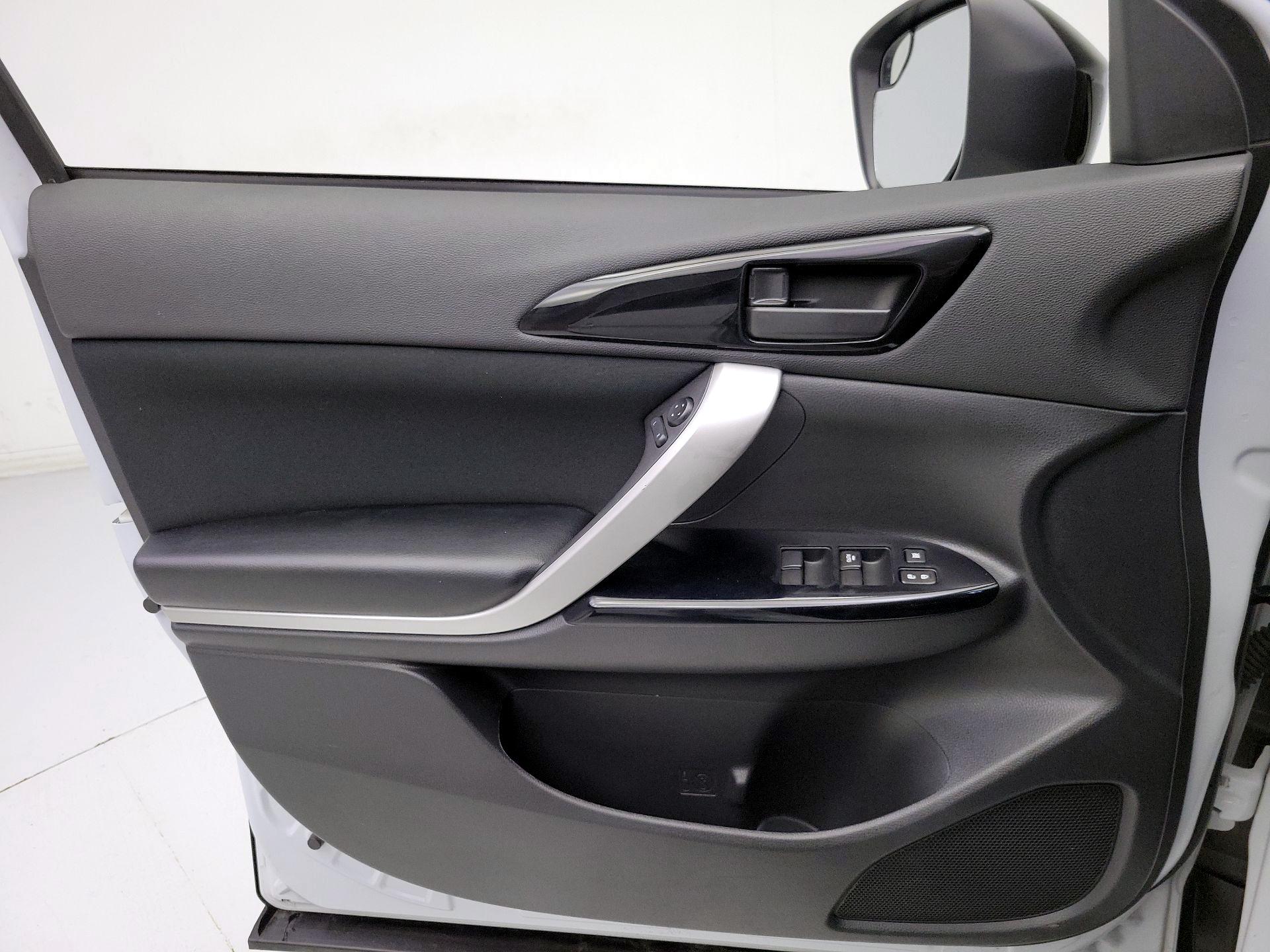 Thumbnail: 2023 Mitsubishi Eclipse Cross - 12