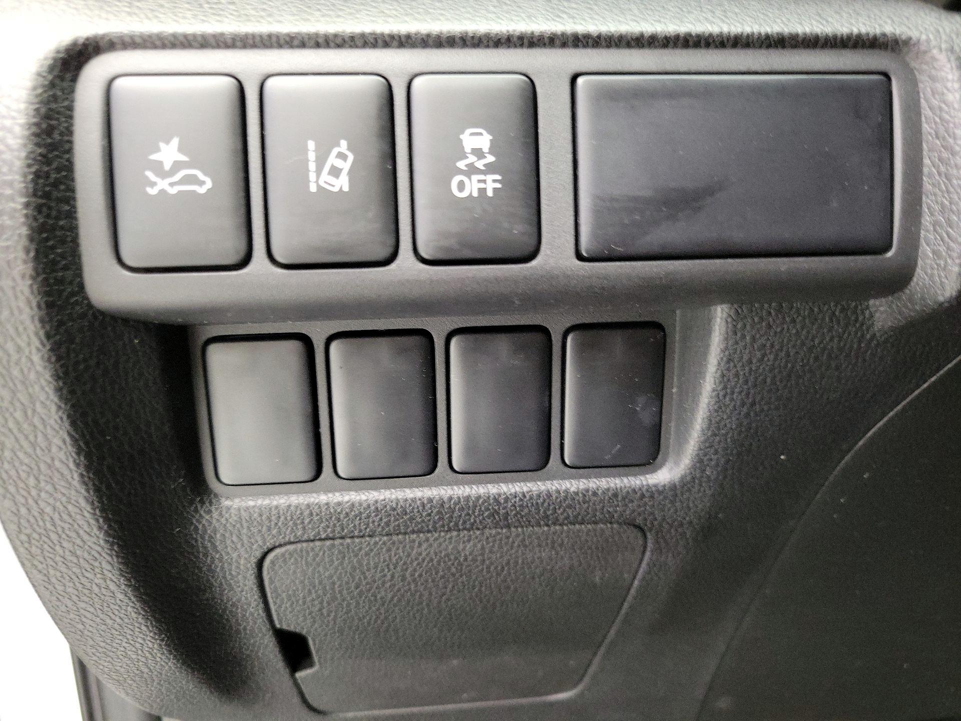 Thumbnail: 2023 Mitsubishi Eclipse Cross - 13