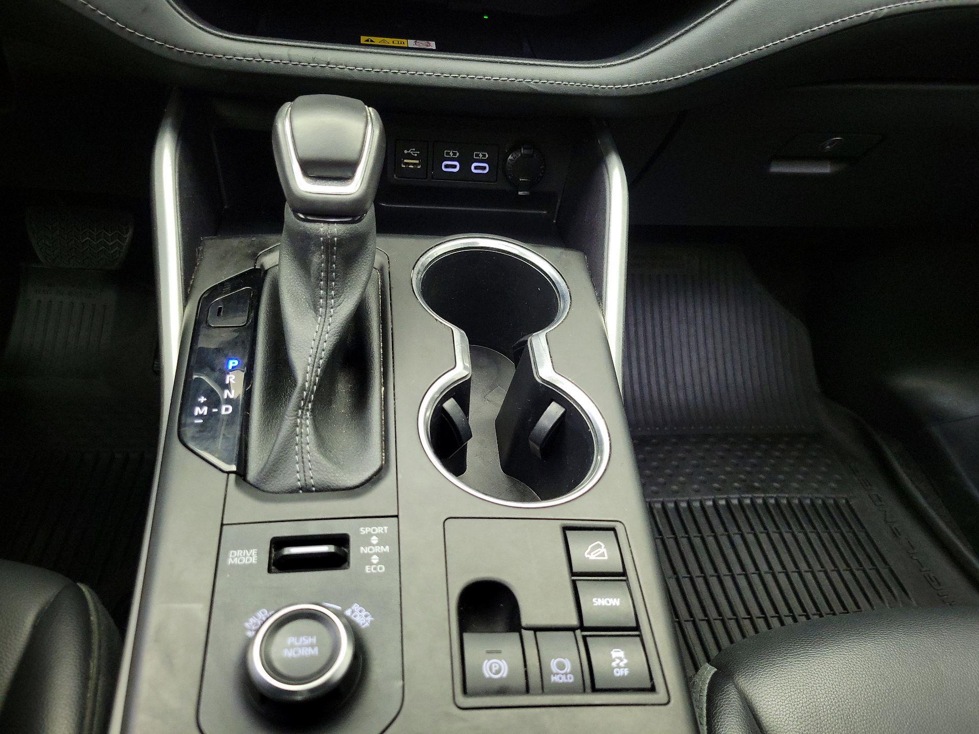 Thumbnail: 2023 Toyota Highlander - 17