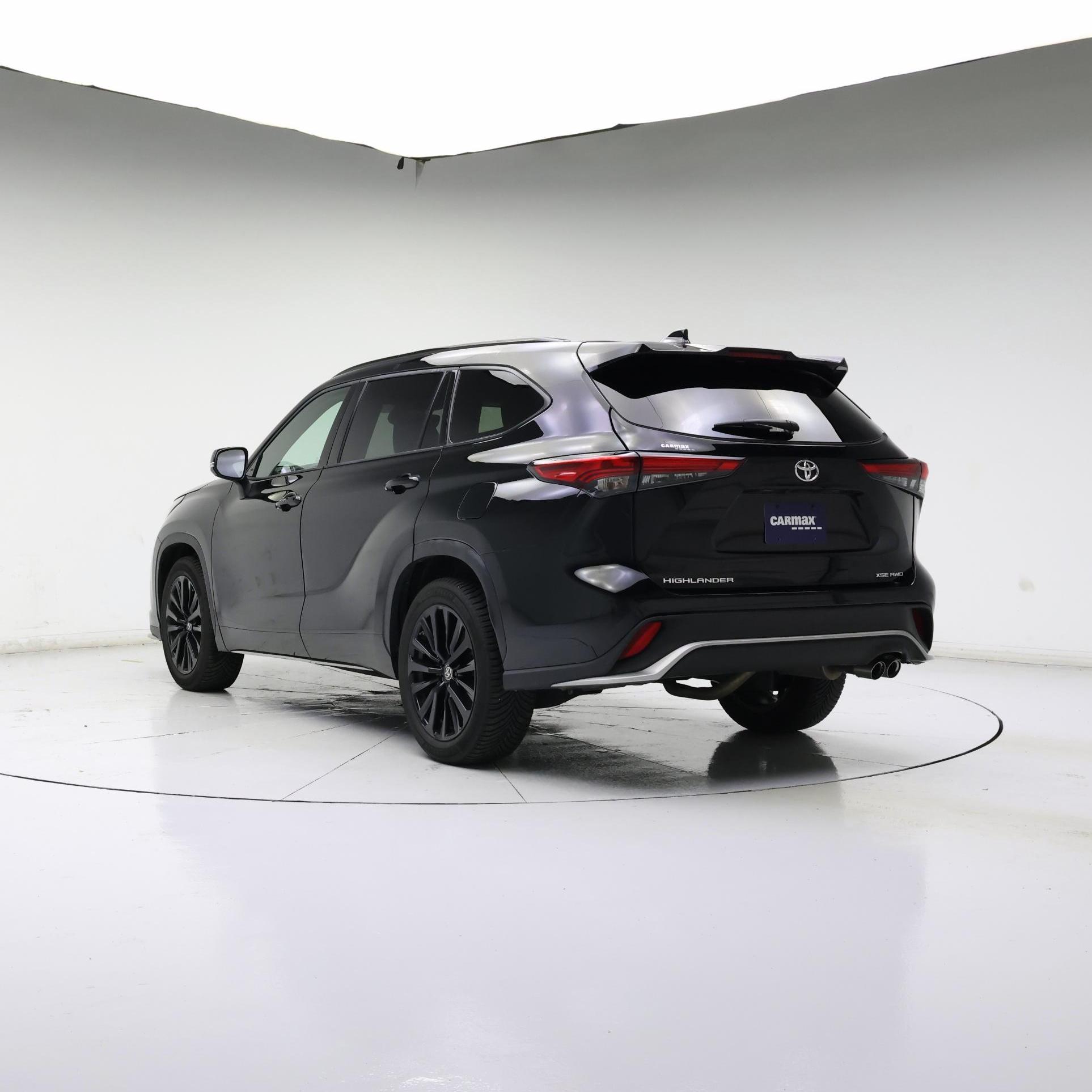 Thumbnail: 2023 Toyota Highlander - 2