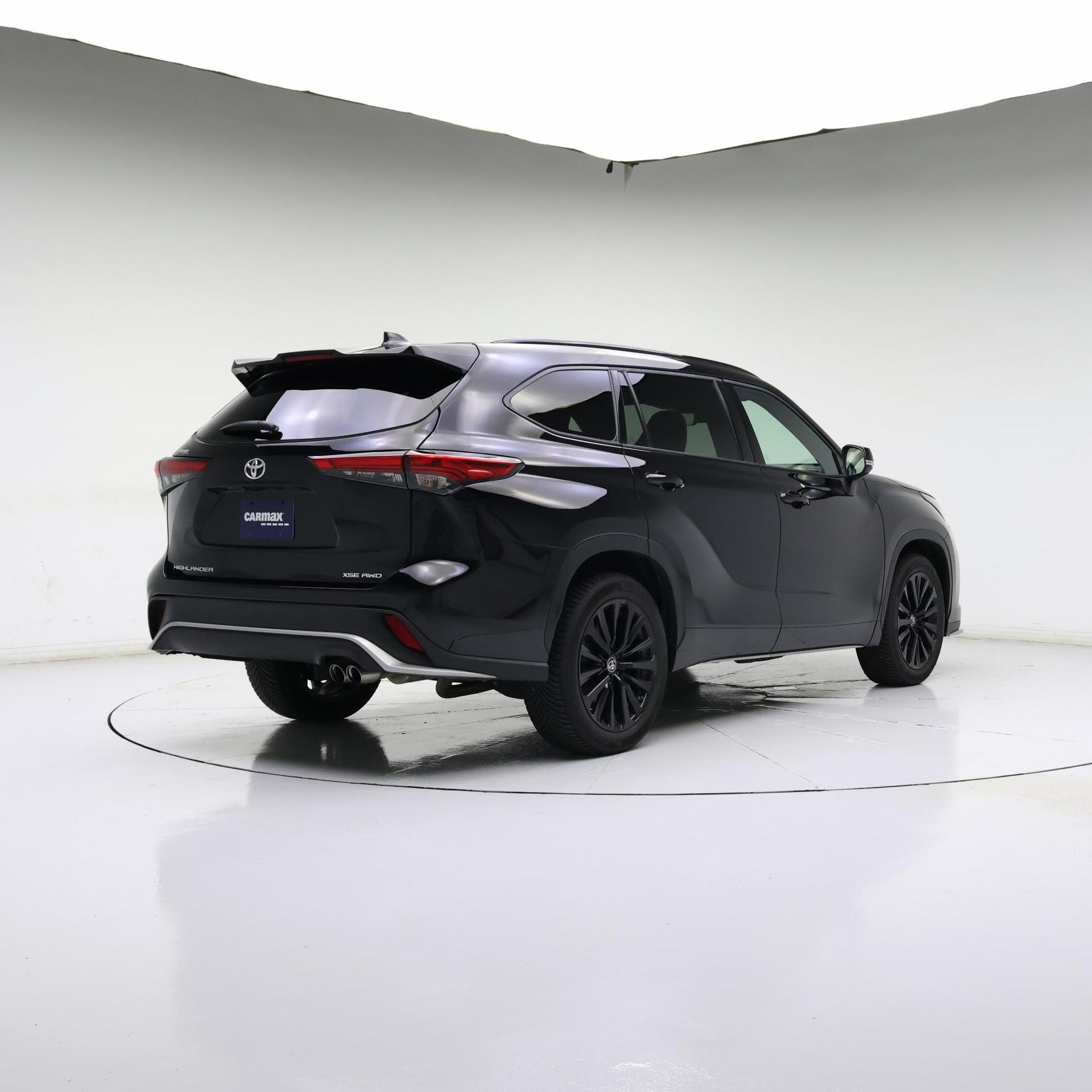 Thumbnail: 2023 Toyota Highlander - 8