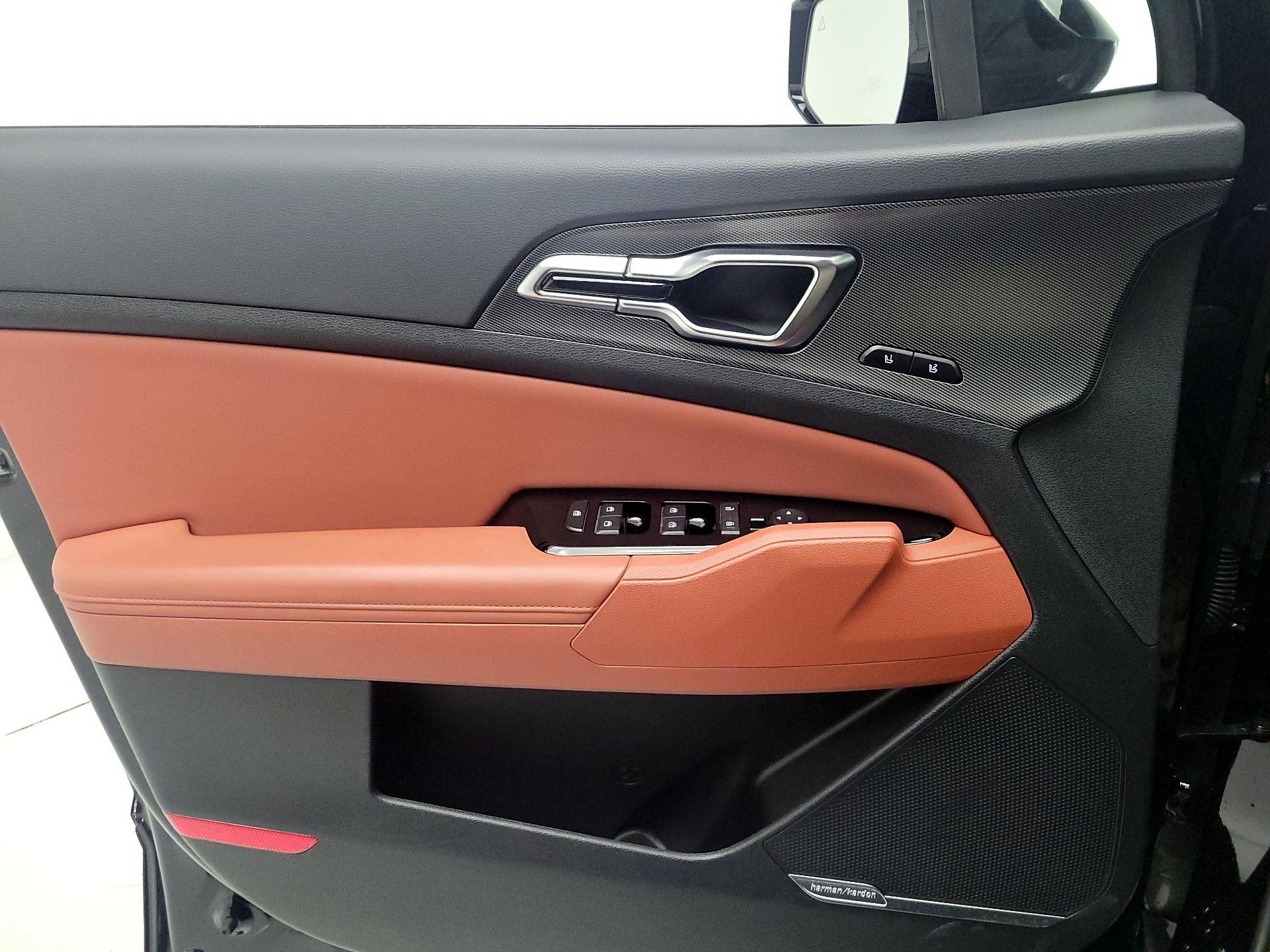 Thumbnail: 2025 Kia Sportage - 12