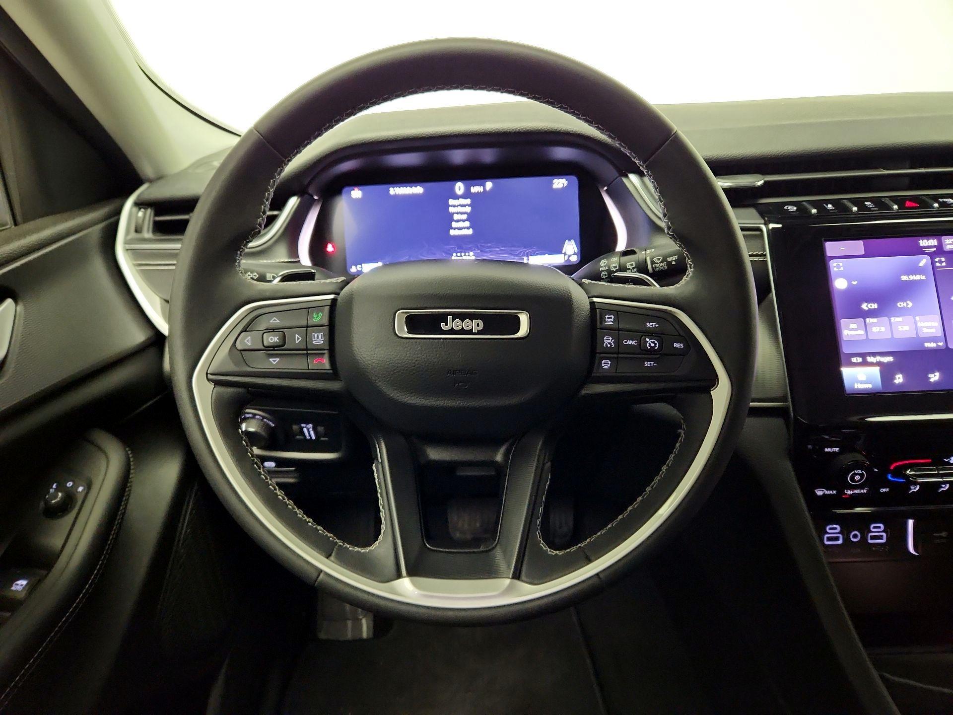 Thumbnail: 2023 Jeep Grand Cherokee - 10