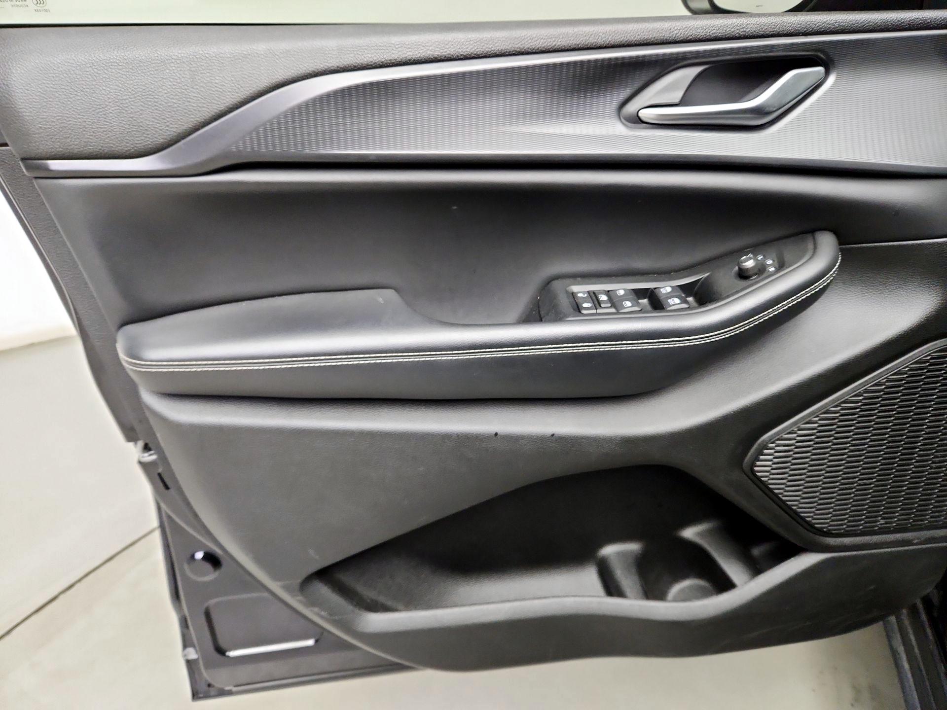 Thumbnail: 2023 Jeep Grand Cherokee - 12