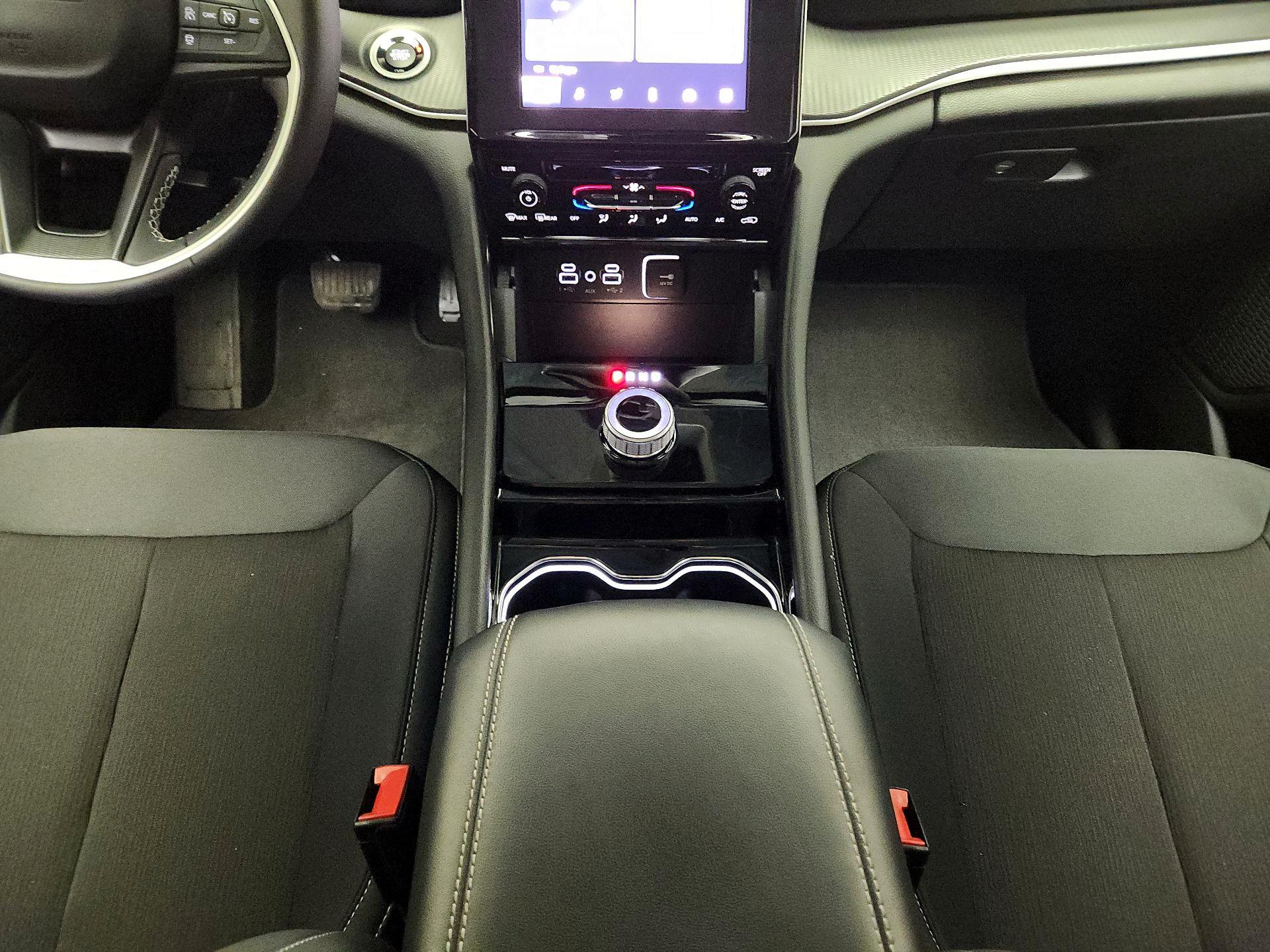 Thumbnail: 2023 Jeep Grand Cherokee - 17