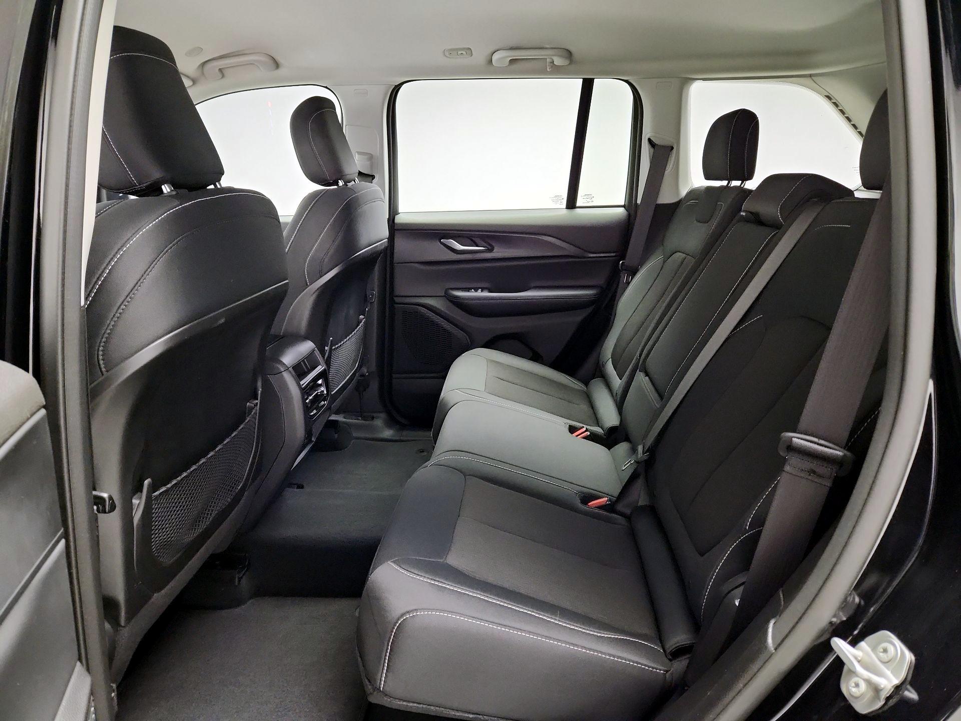 Thumbnail: 2023 Jeep Grand Cherokee - 19