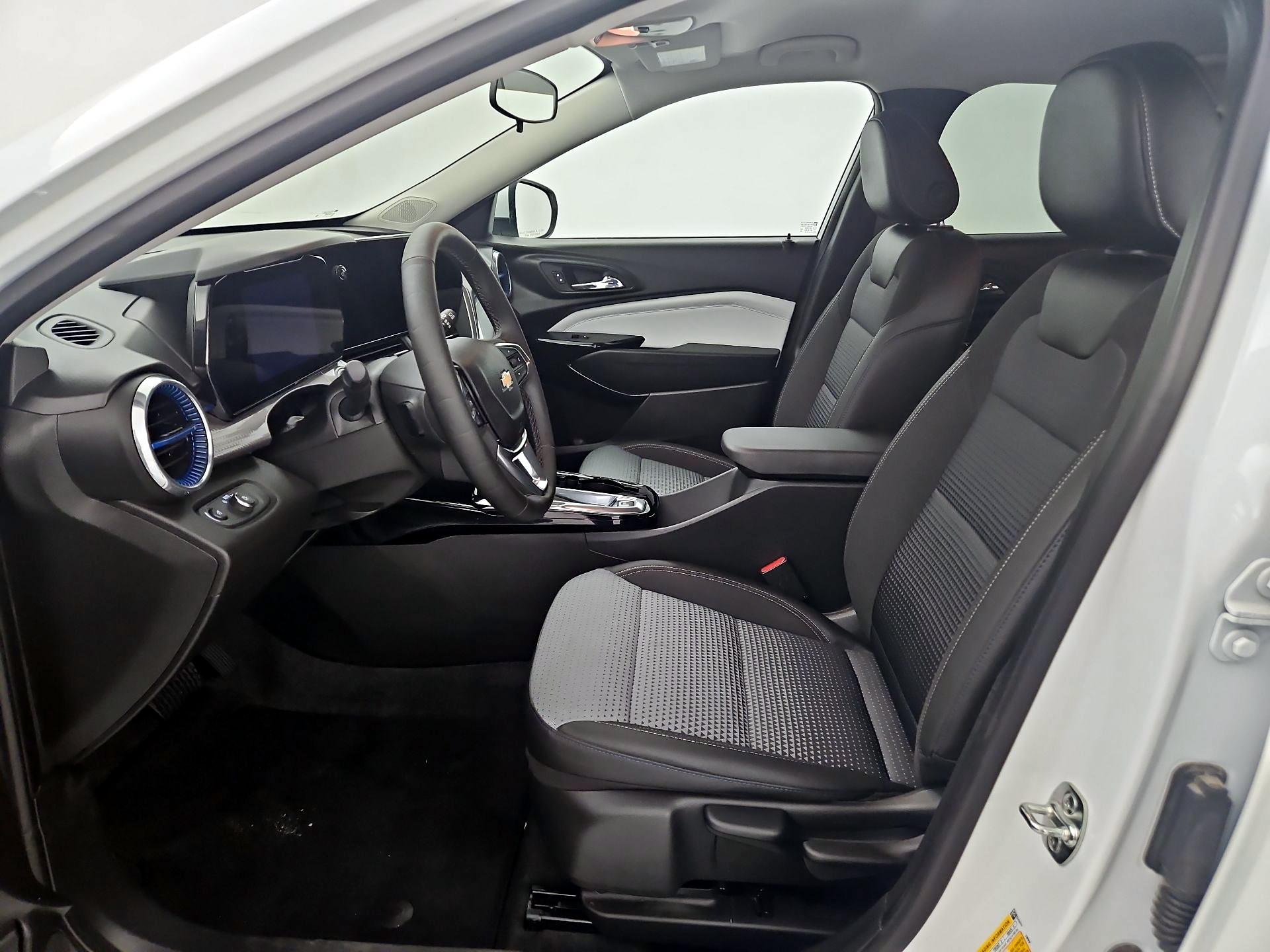 Thumbnail: 2025 Chevrolet Trax - 11