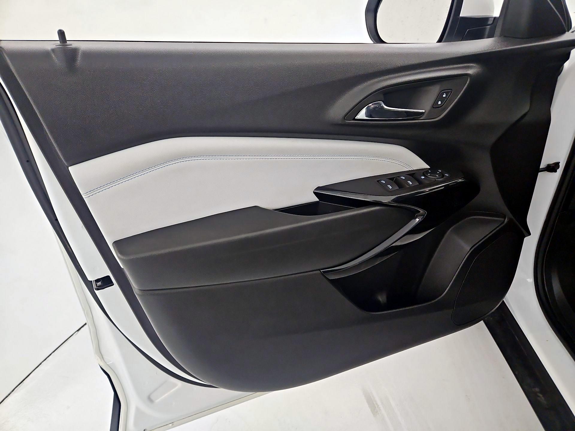 Thumbnail: 2025 Chevrolet Trax - 12