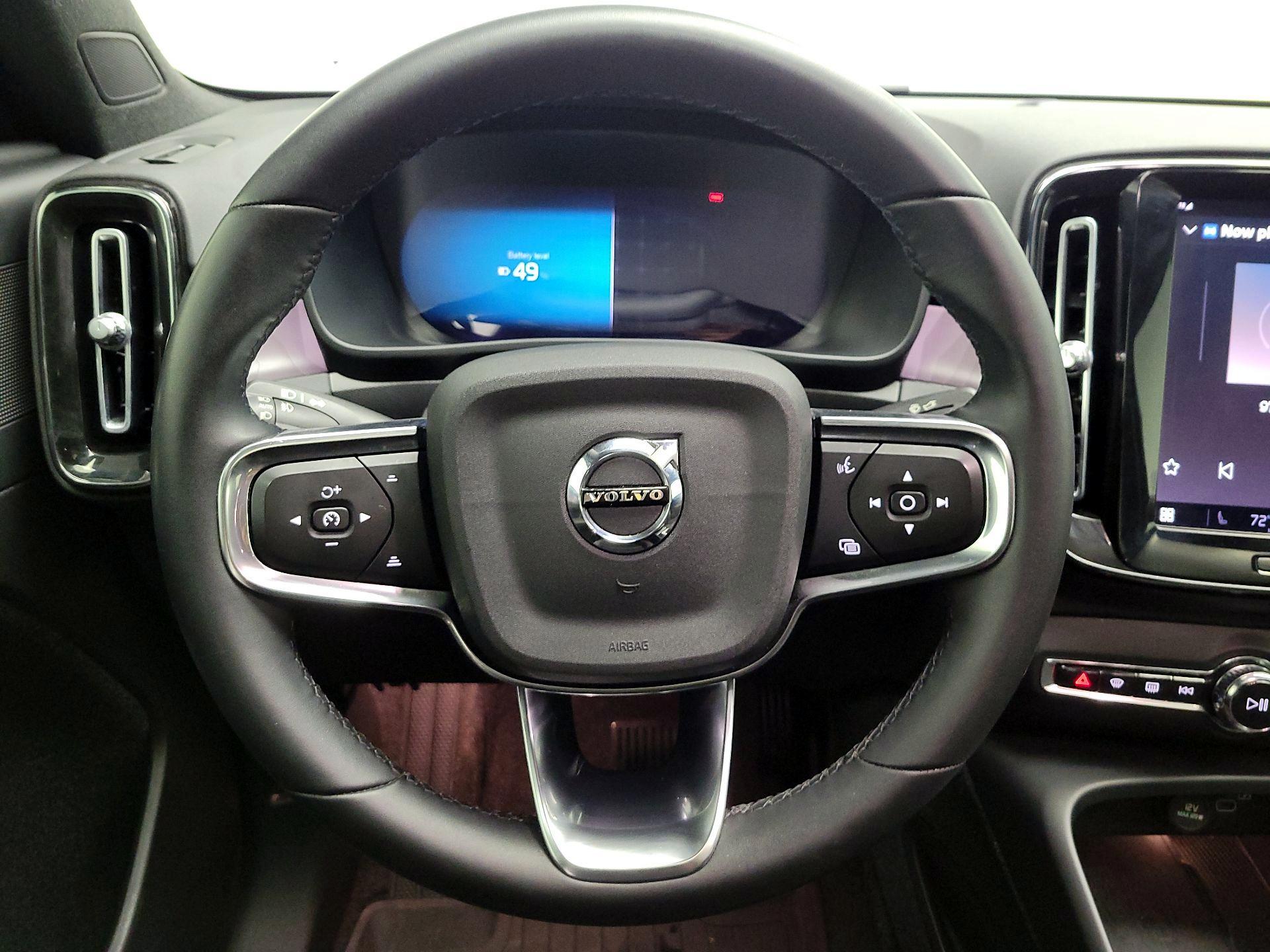 Thumbnail: 2023 Volvo C40 - 10