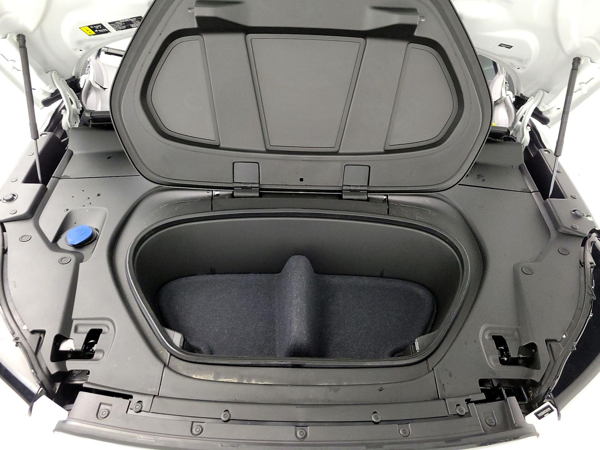 Thumbnail: 2023 Volvo C40 - 17