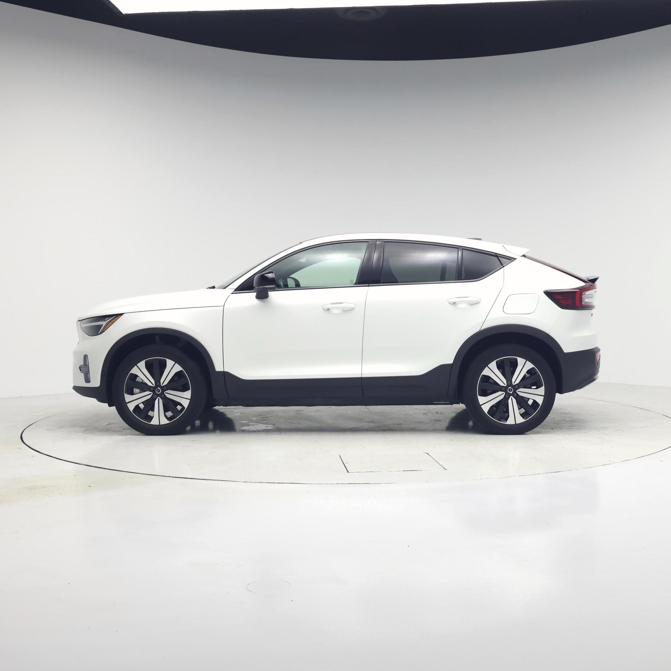 Thumbnail: 2023 Volvo C40 - 3