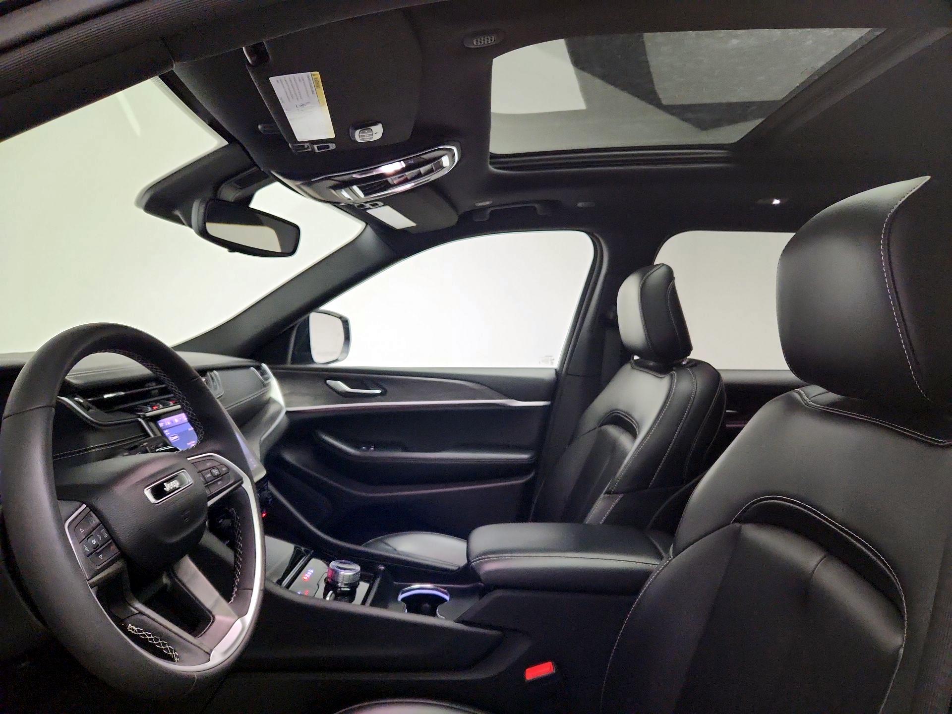 Thumbnail: 2024 Jeep Grand Cherokee L - 20