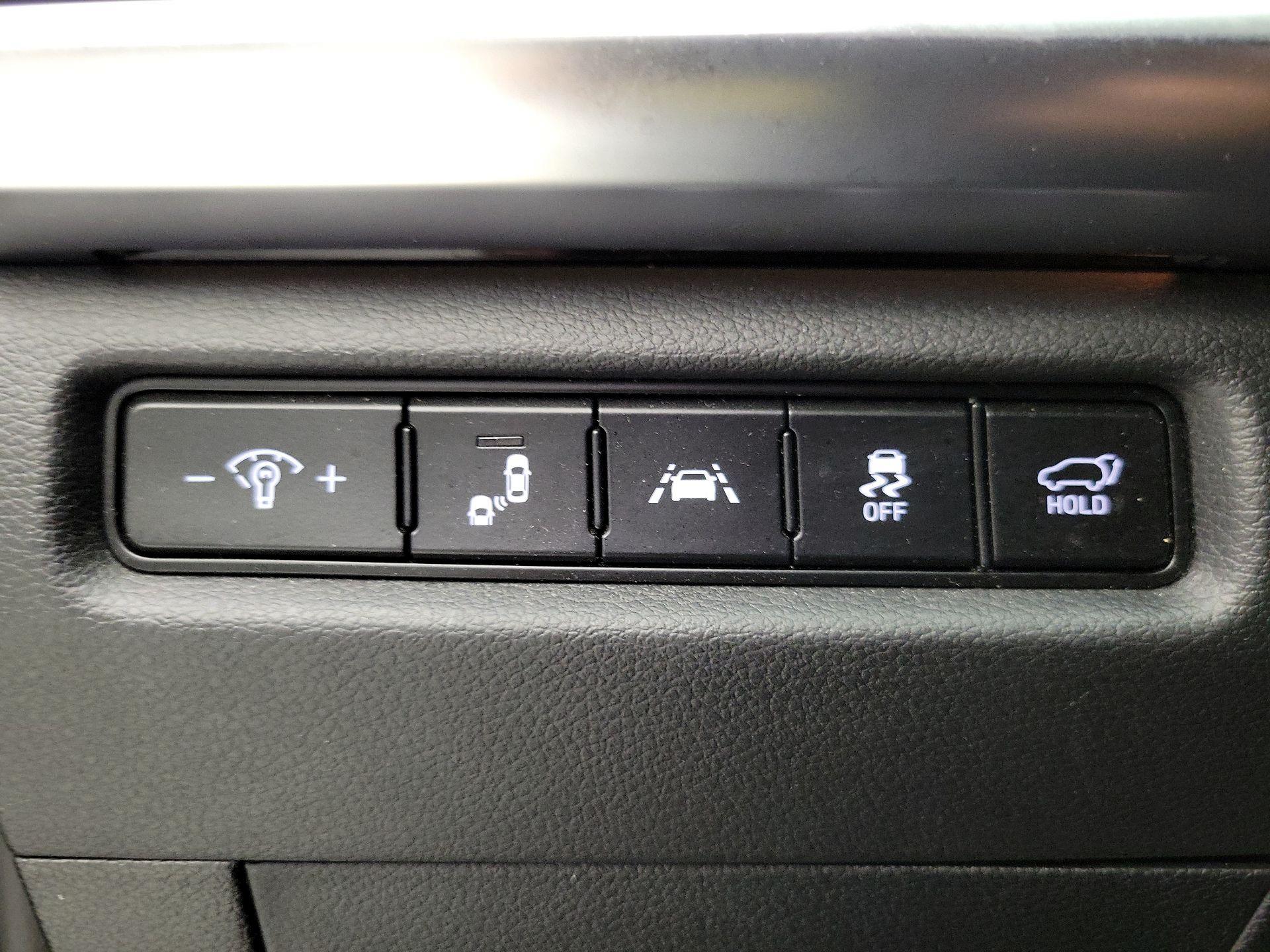 Thumbnail: 2020 Kia Telluride - 13