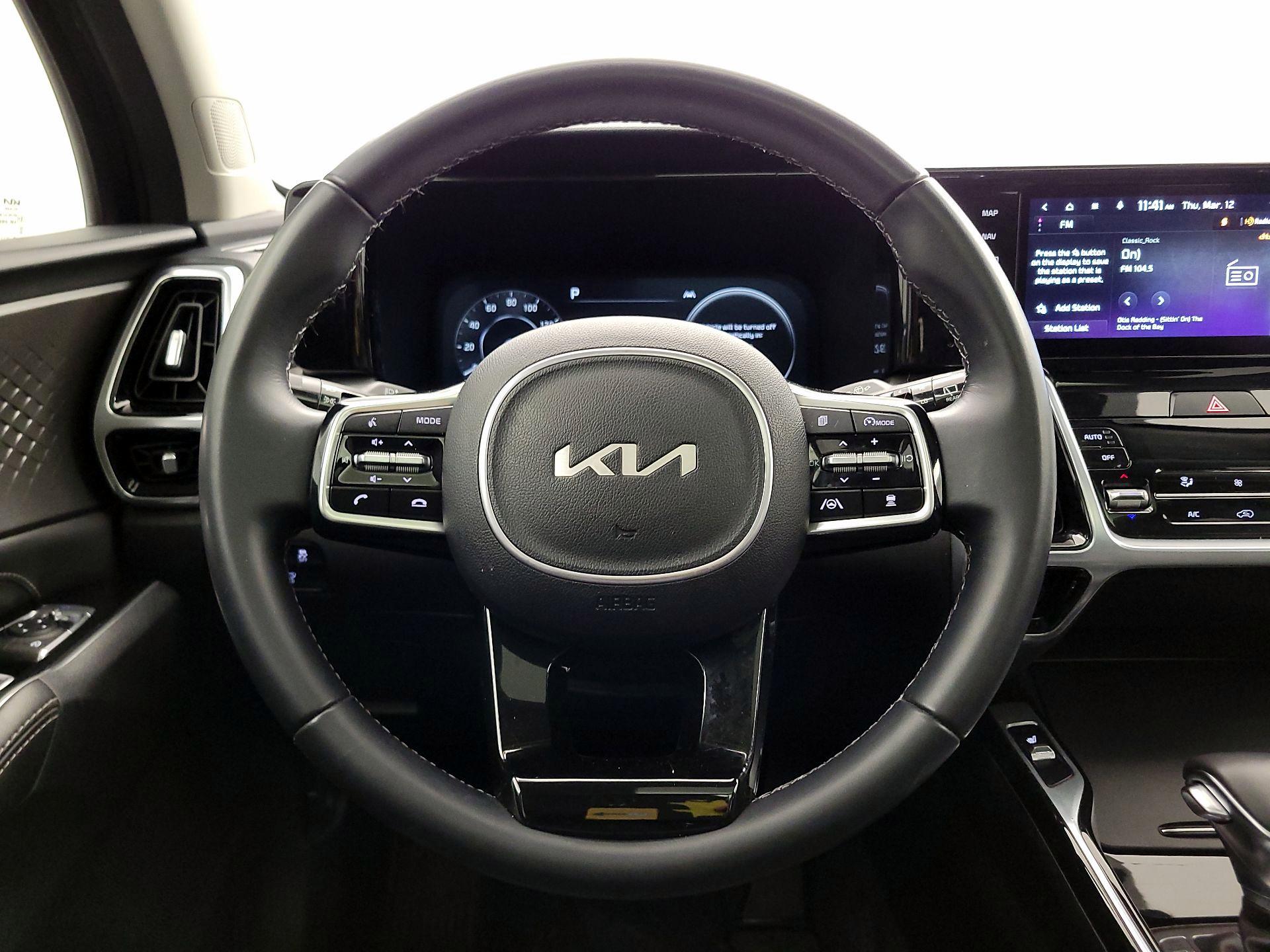 Thumbnail: 2023 Kia Sorento - 10