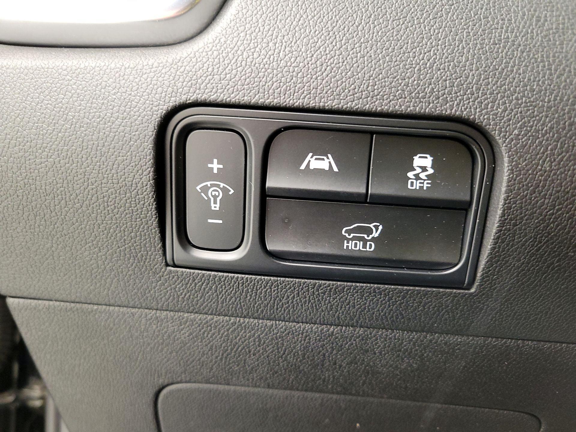 Thumbnail: 2023 Kia Sorento - 13