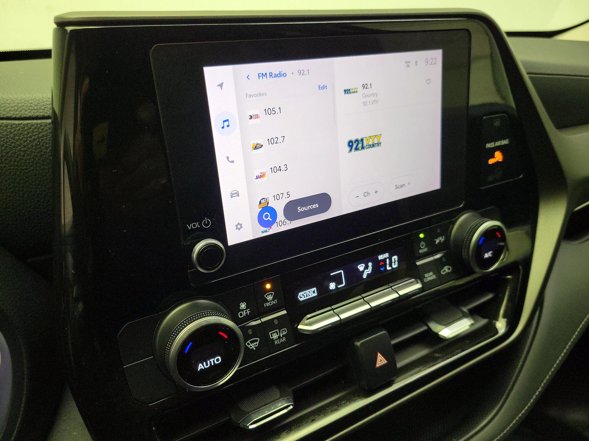 Thumbnail: 2023 Toyota Highlander - 15