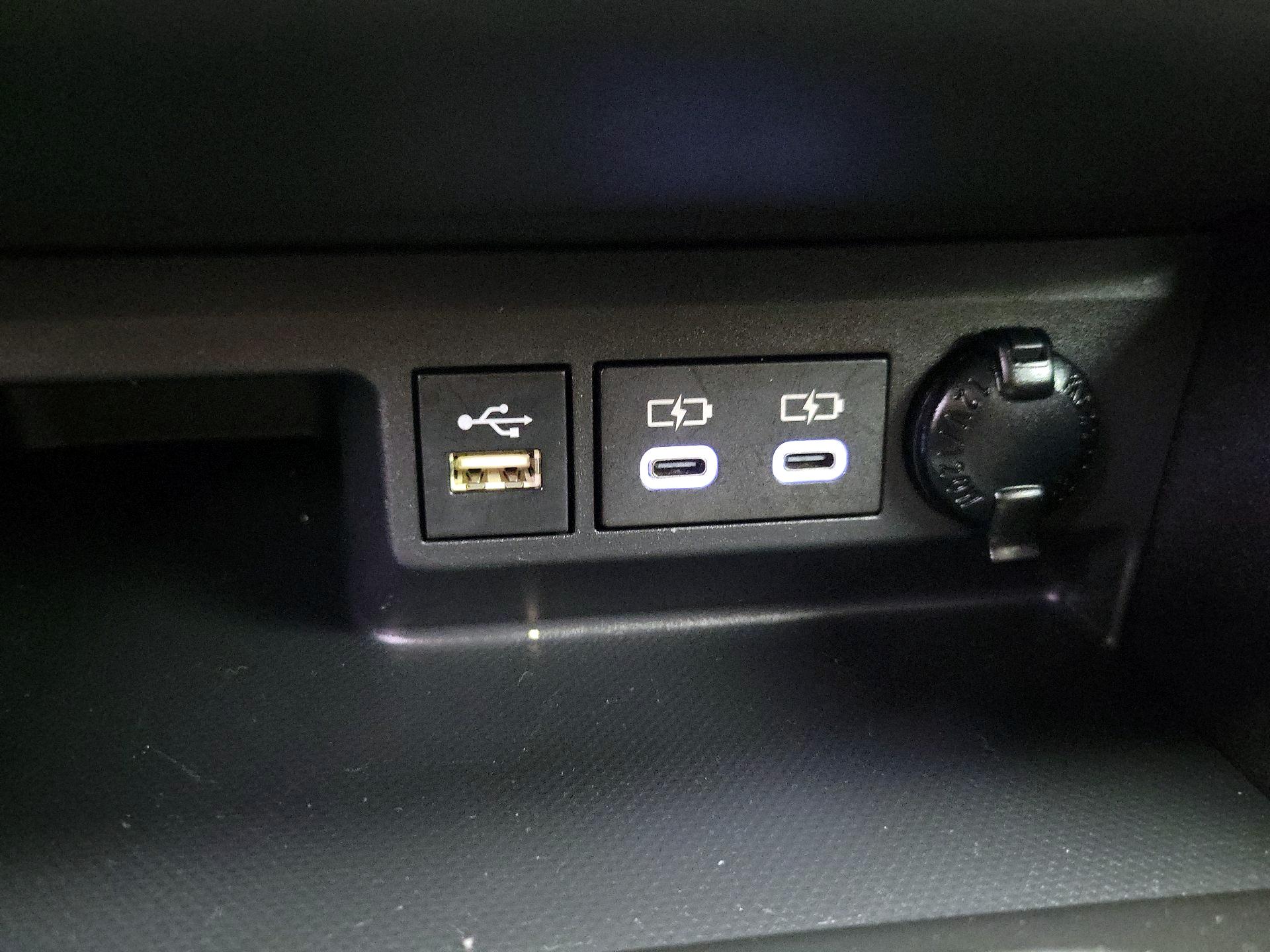 Thumbnail: 2023 Toyota Highlander - 18