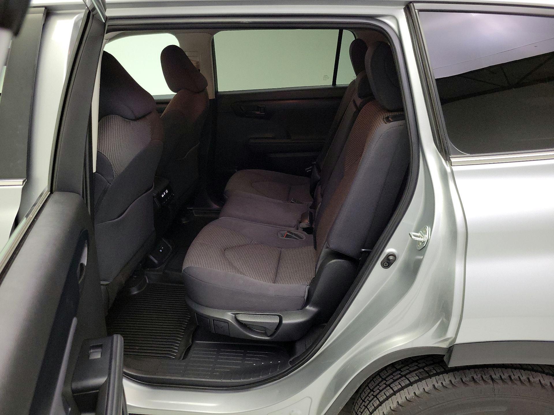 Thumbnail: 2023 Toyota Highlander - 19