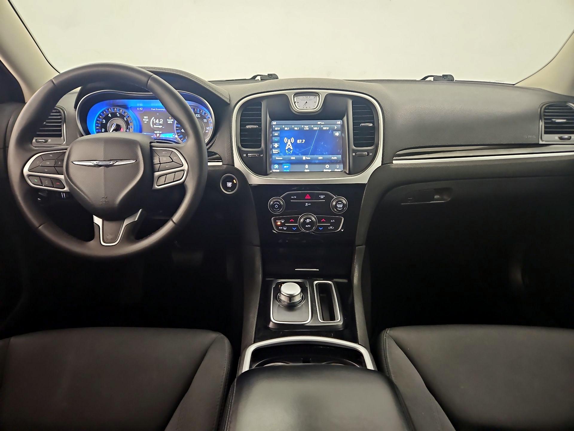 Thumbnail: 2023 Chrysler 300 - 9