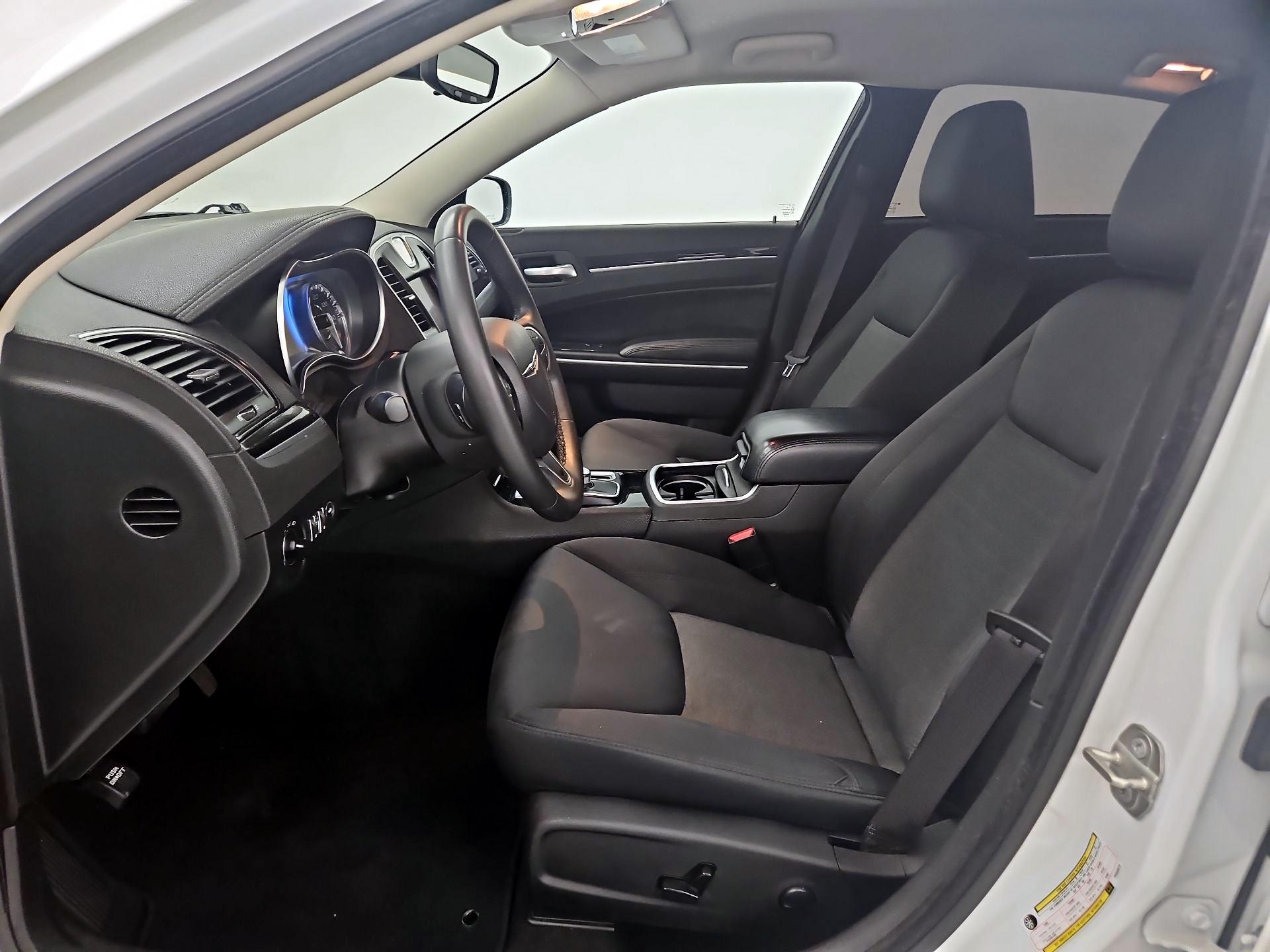 Thumbnail: 2023 Chrysler 300 - 11