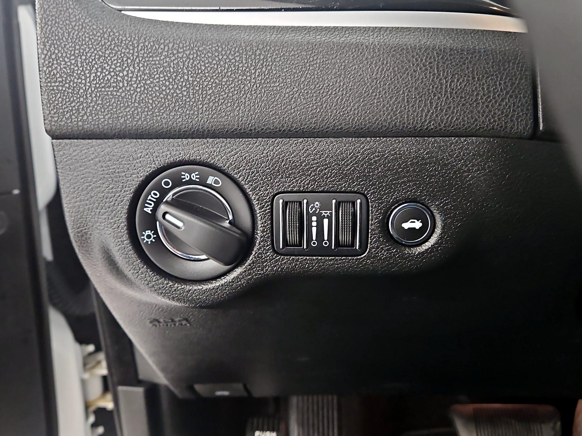 Thumbnail: 2023 Chrysler 300 - 13