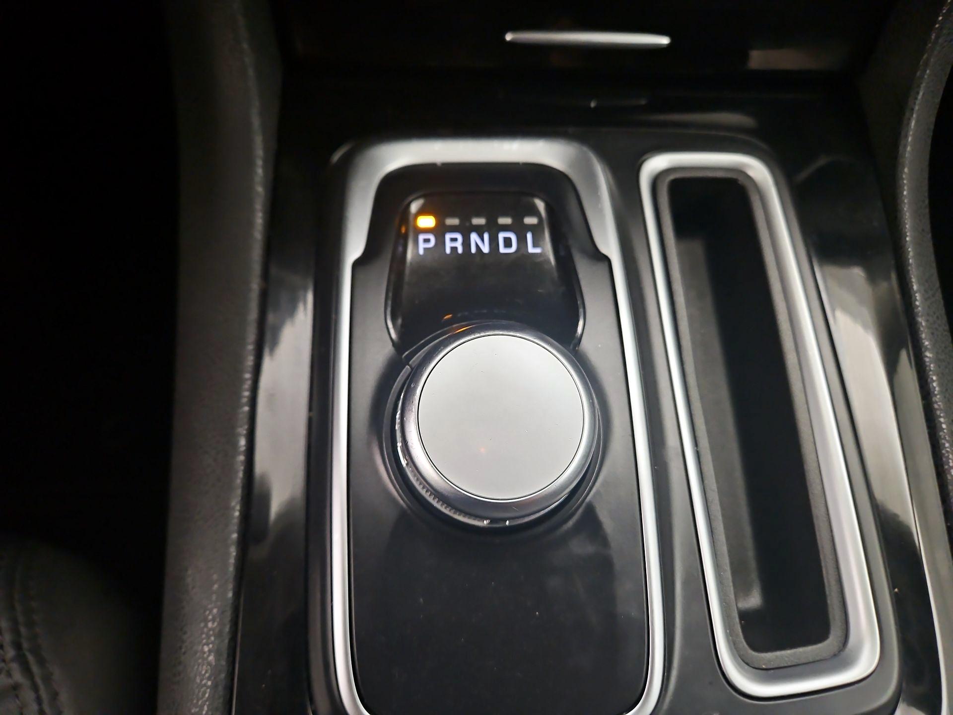 Thumbnail: 2023 Chrysler 300 - 17