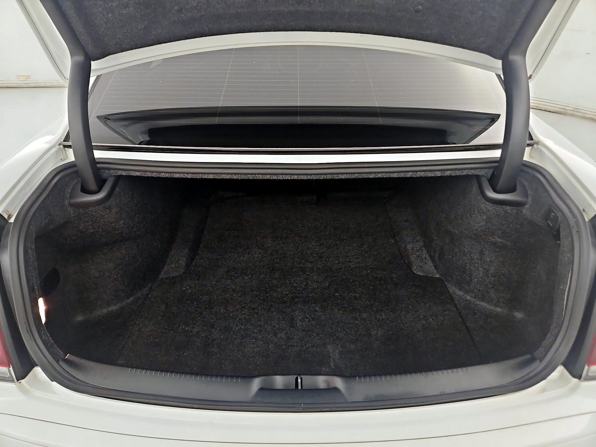 Thumbnail: 2023 Chrysler 300 - 20