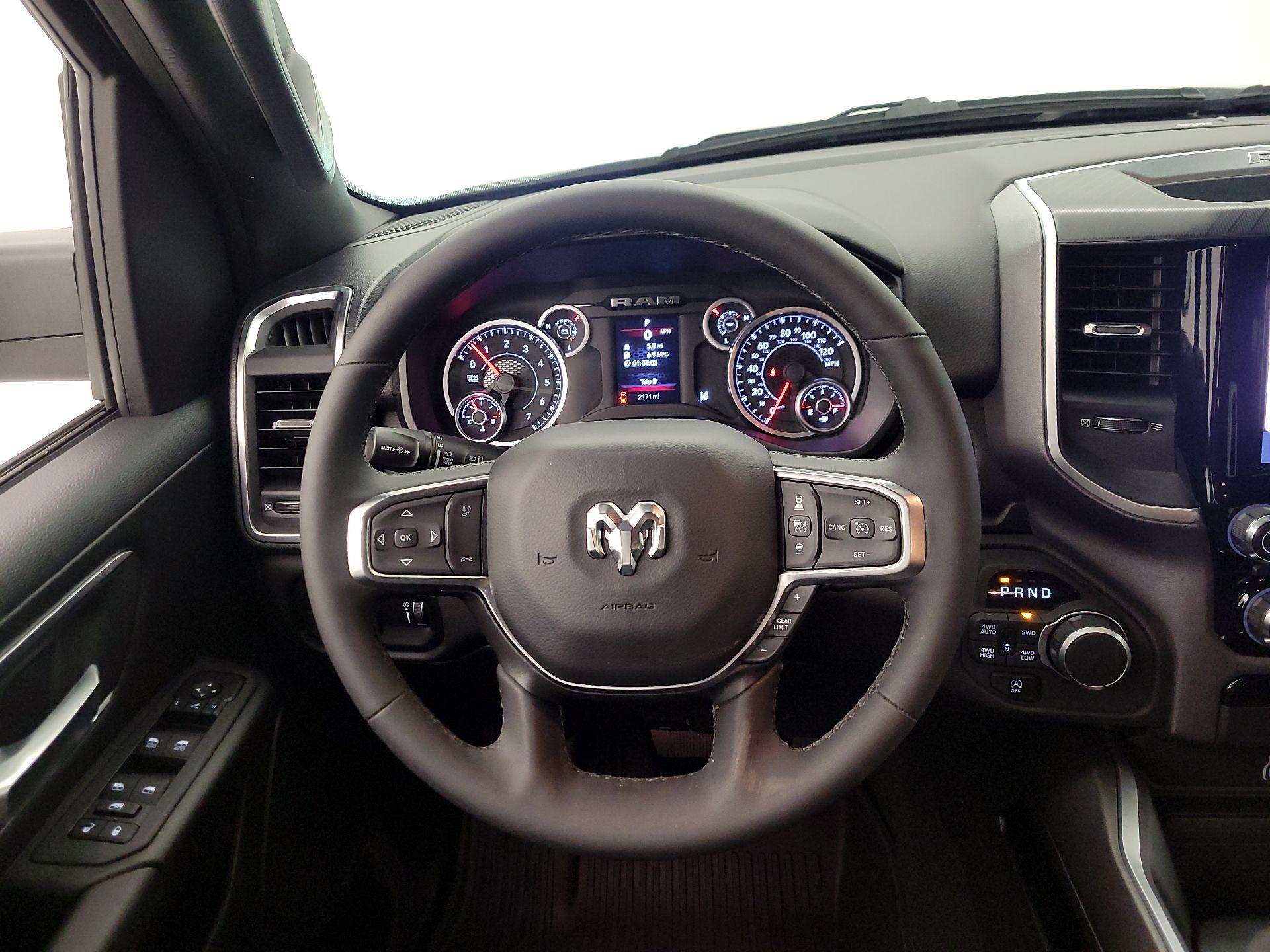 Thumbnail: 2025 RAM 1500 - 10