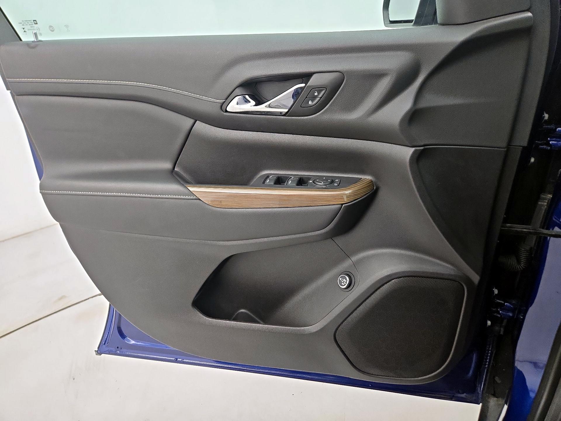 Thumbnail: 2023 GMC Acadia - 12