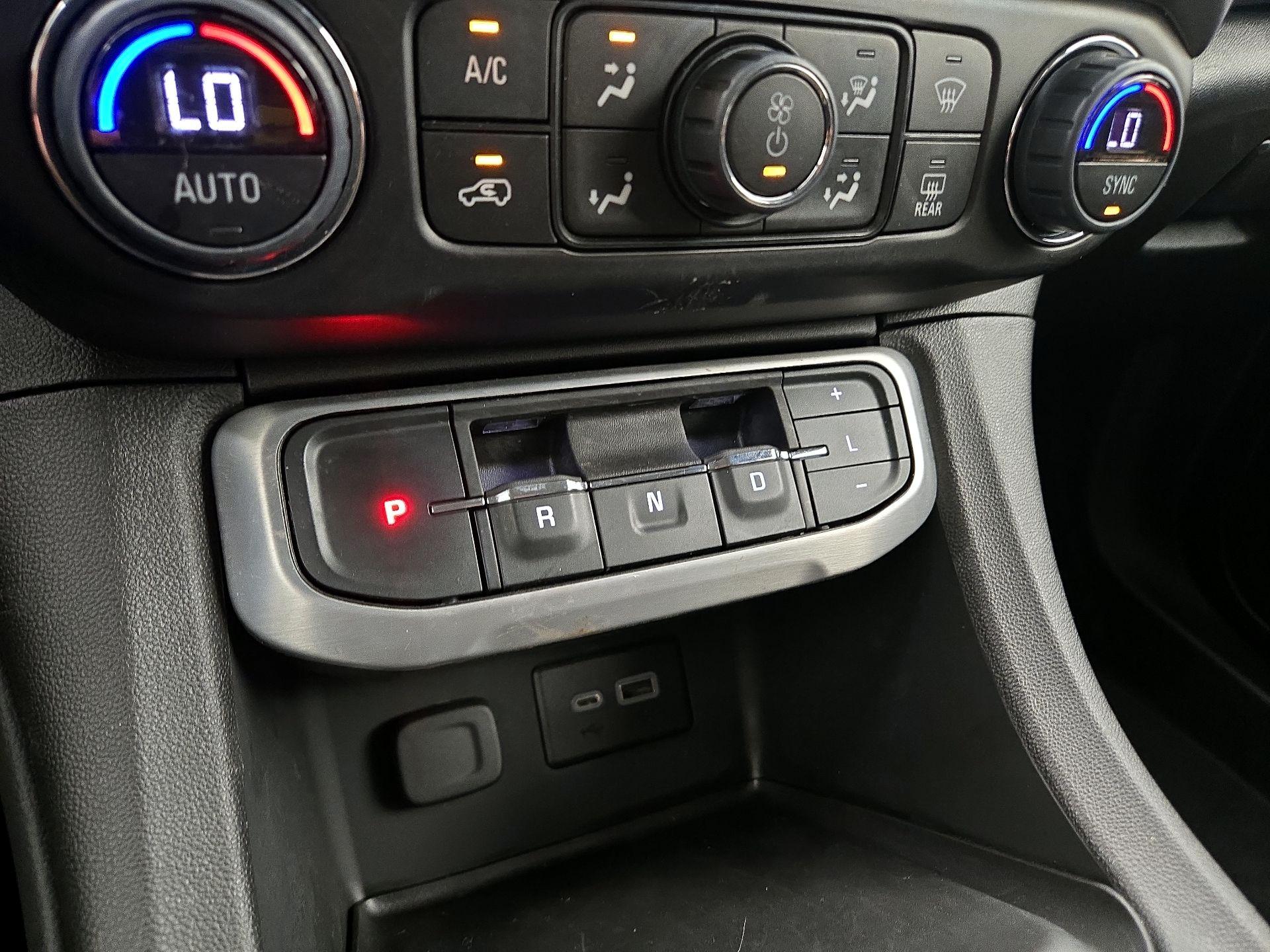 Thumbnail: 2023 GMC Acadia - 17