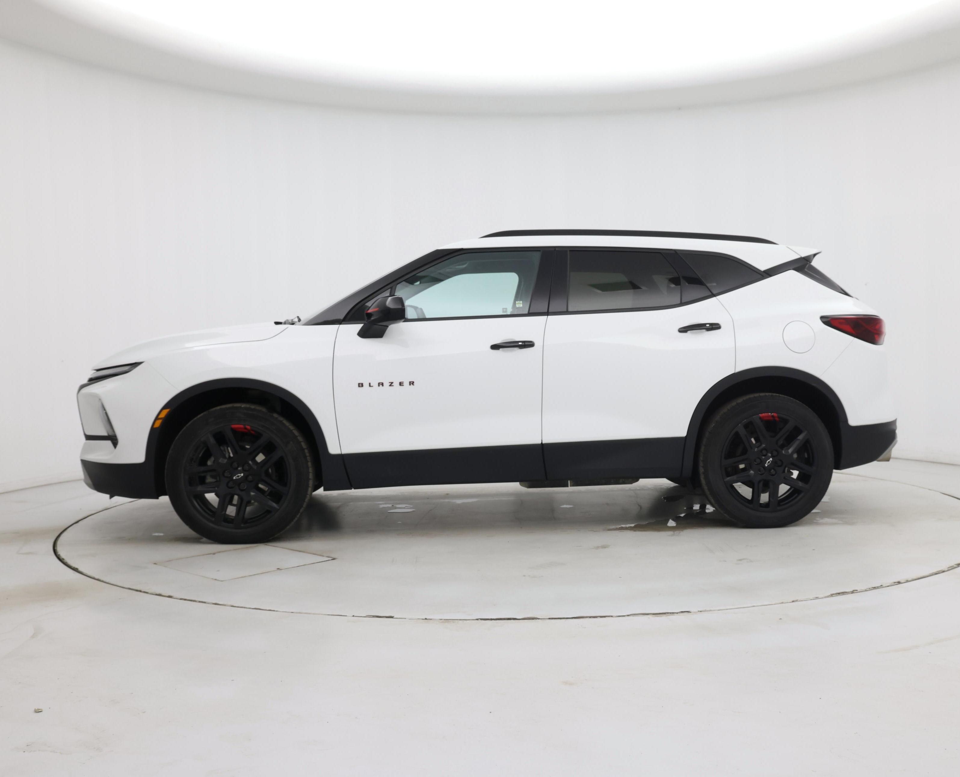 Thumbnail: 2023 Chevrolet Blazer - 3