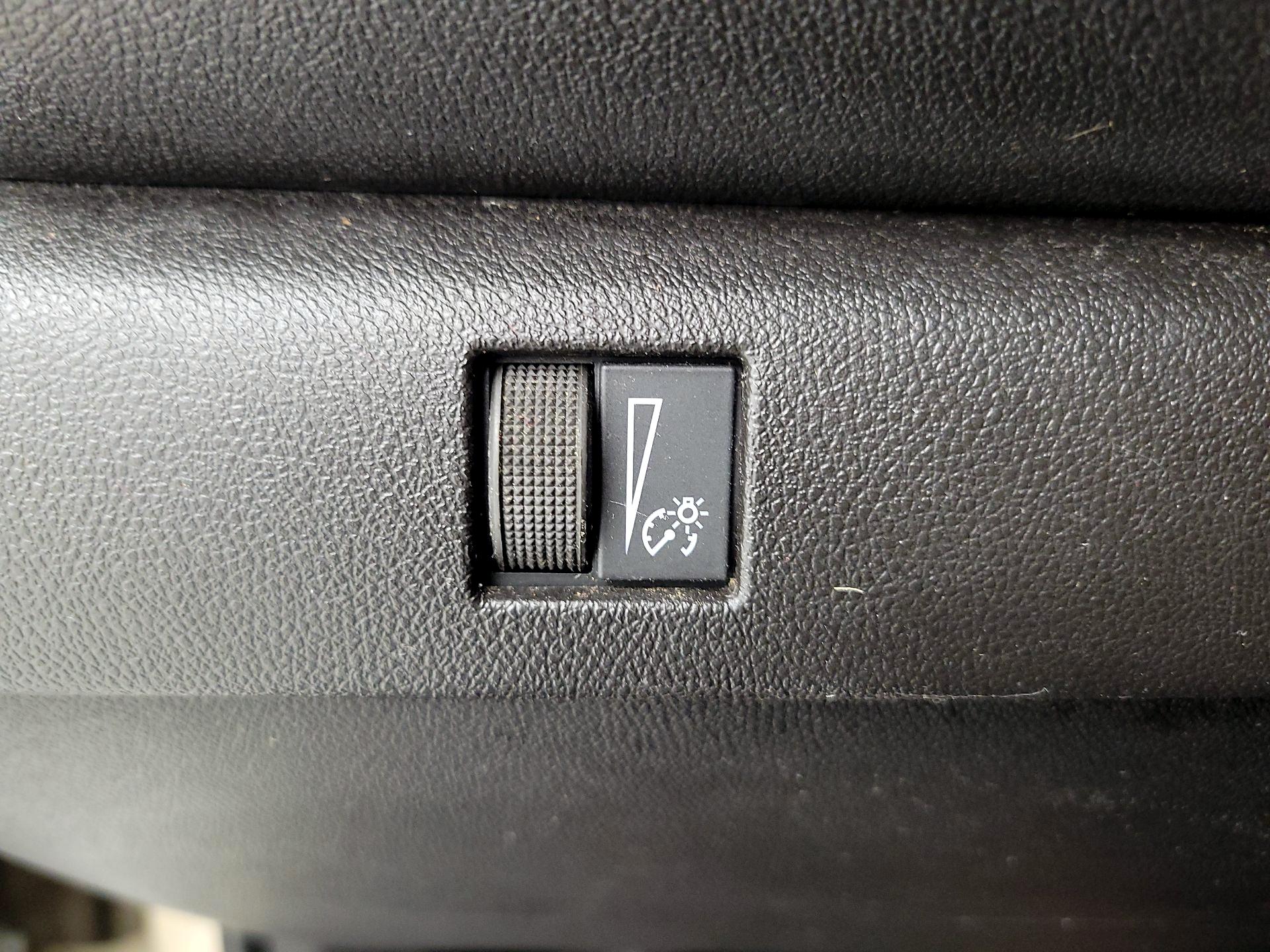 Thumbnail: 2023 Chevrolet Colorado - 13