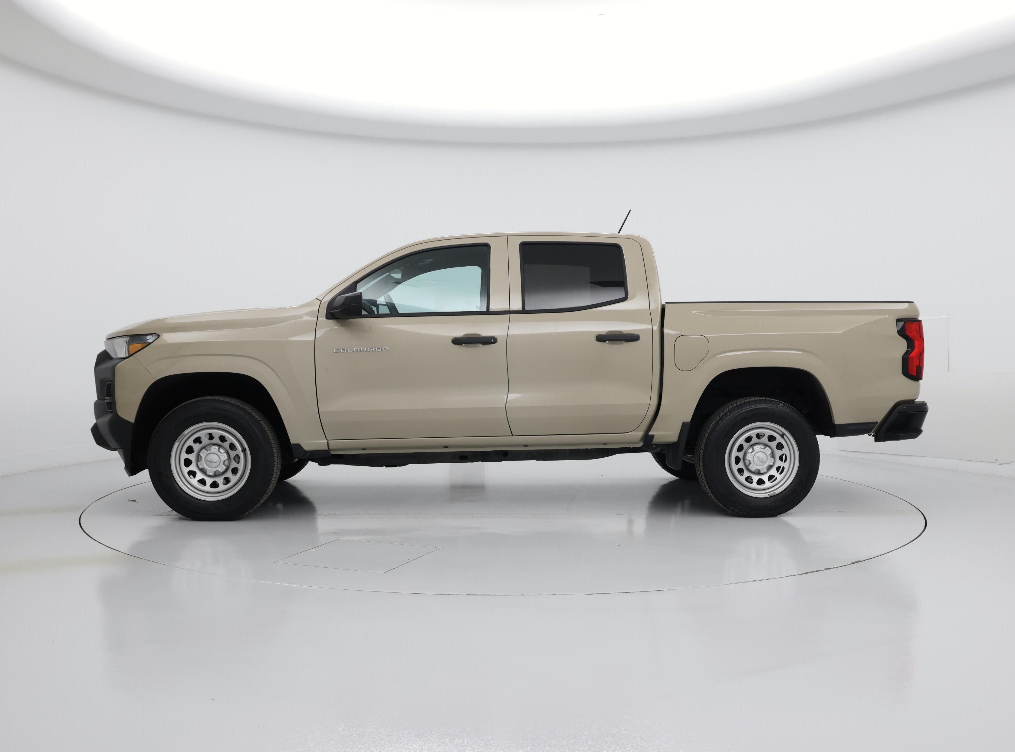 Thumbnail: 2023 Chevrolet Colorado - 3