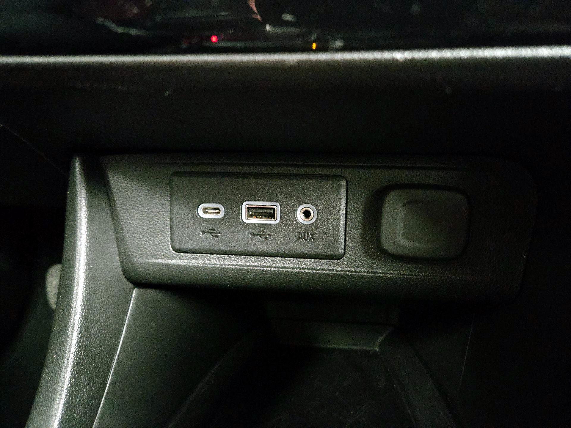 Thumbnail: 2023 Buick Encore GX - 18